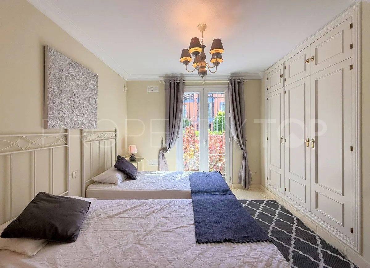 Se vende apartamento planta baja con 2 dormitorios en La Perla de la Bahía