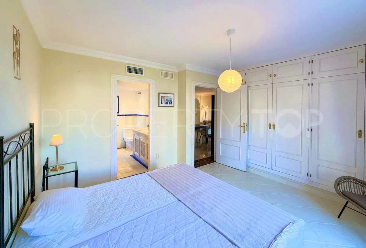 Se vende apartamento planta baja con 2 dormitorios en La Perla de la Bahía