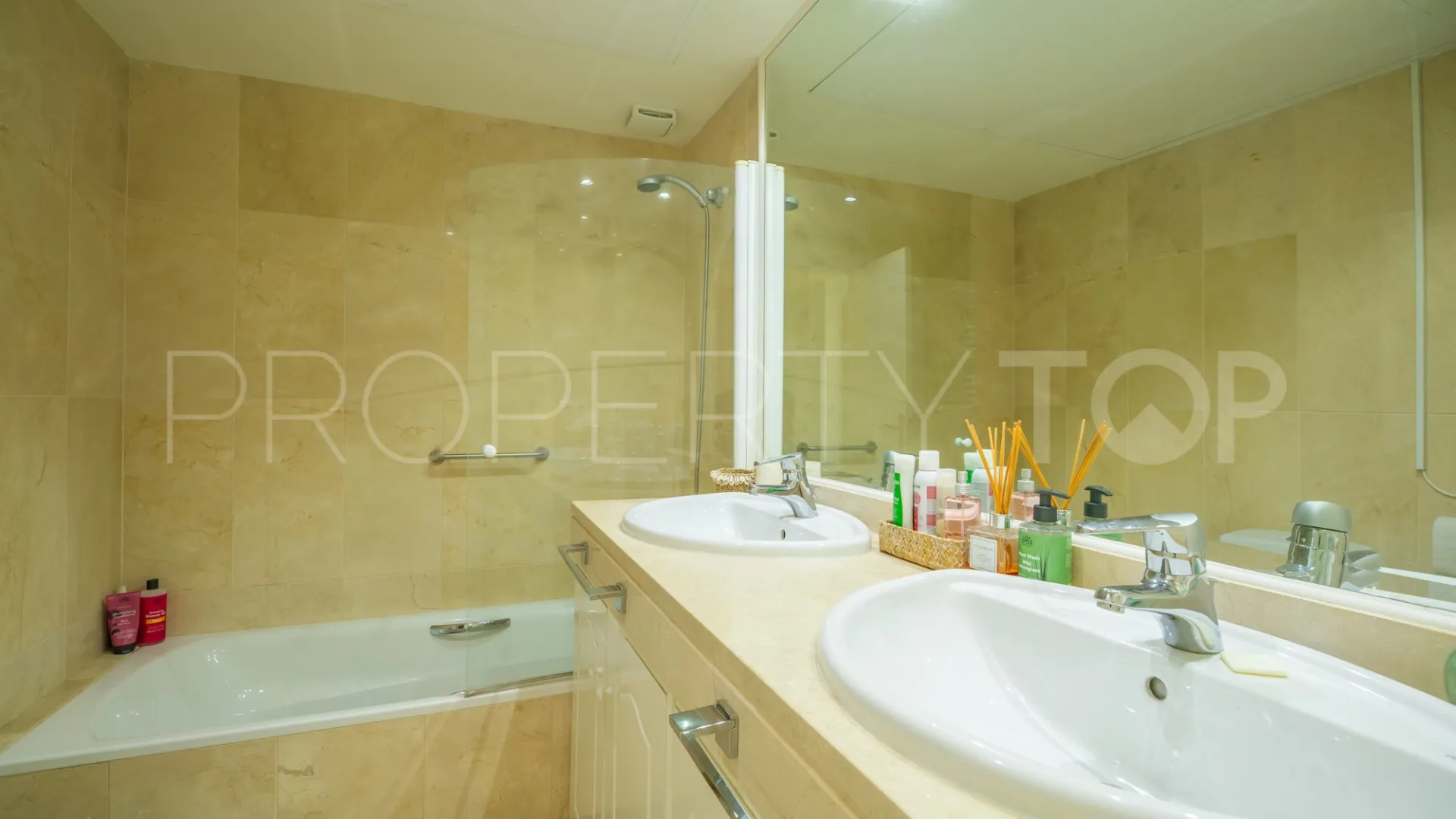 Se vende Ático en Sinfonia del Mar con 3 dormitorios
