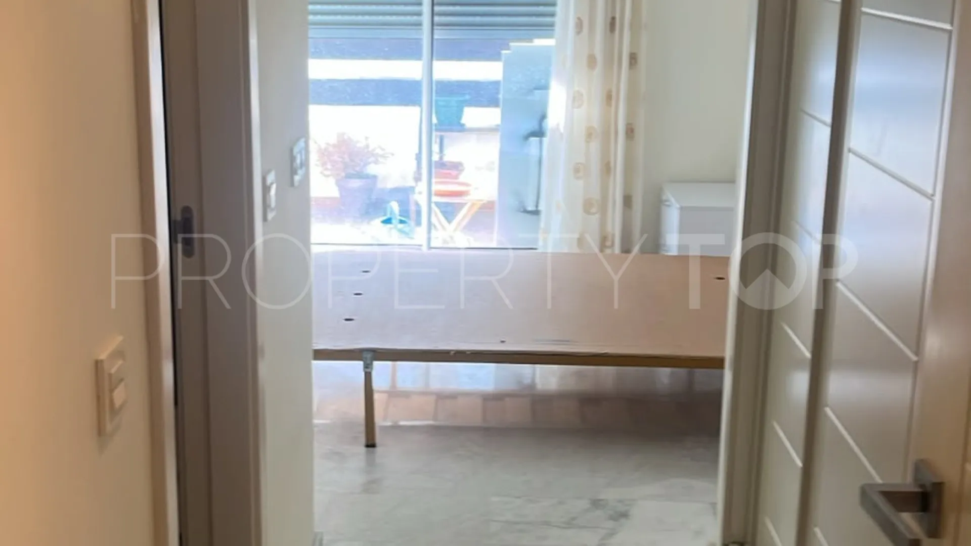 Comprar apartamento planta baja en Valle Romano