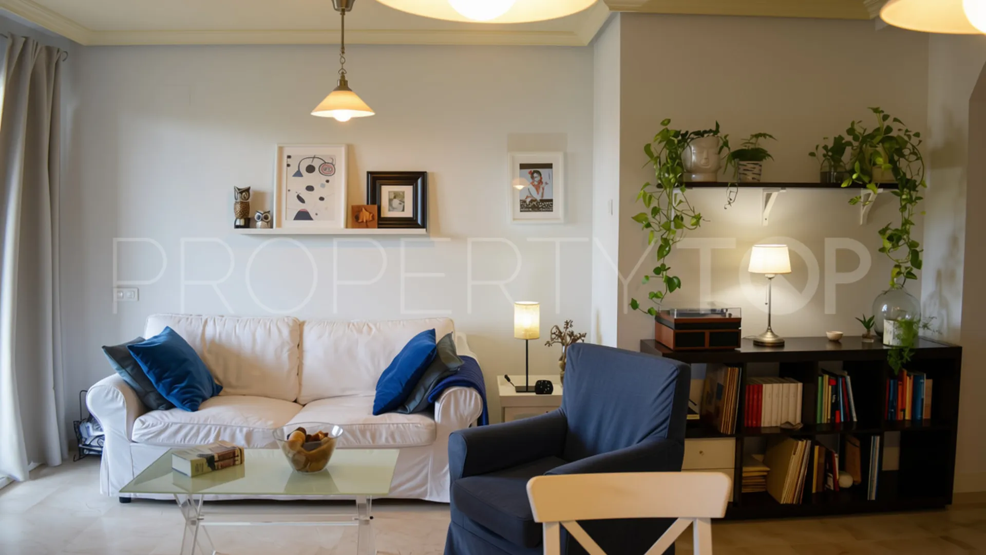 Apartamento de 2 dormitorios en venta en La Duquesa
