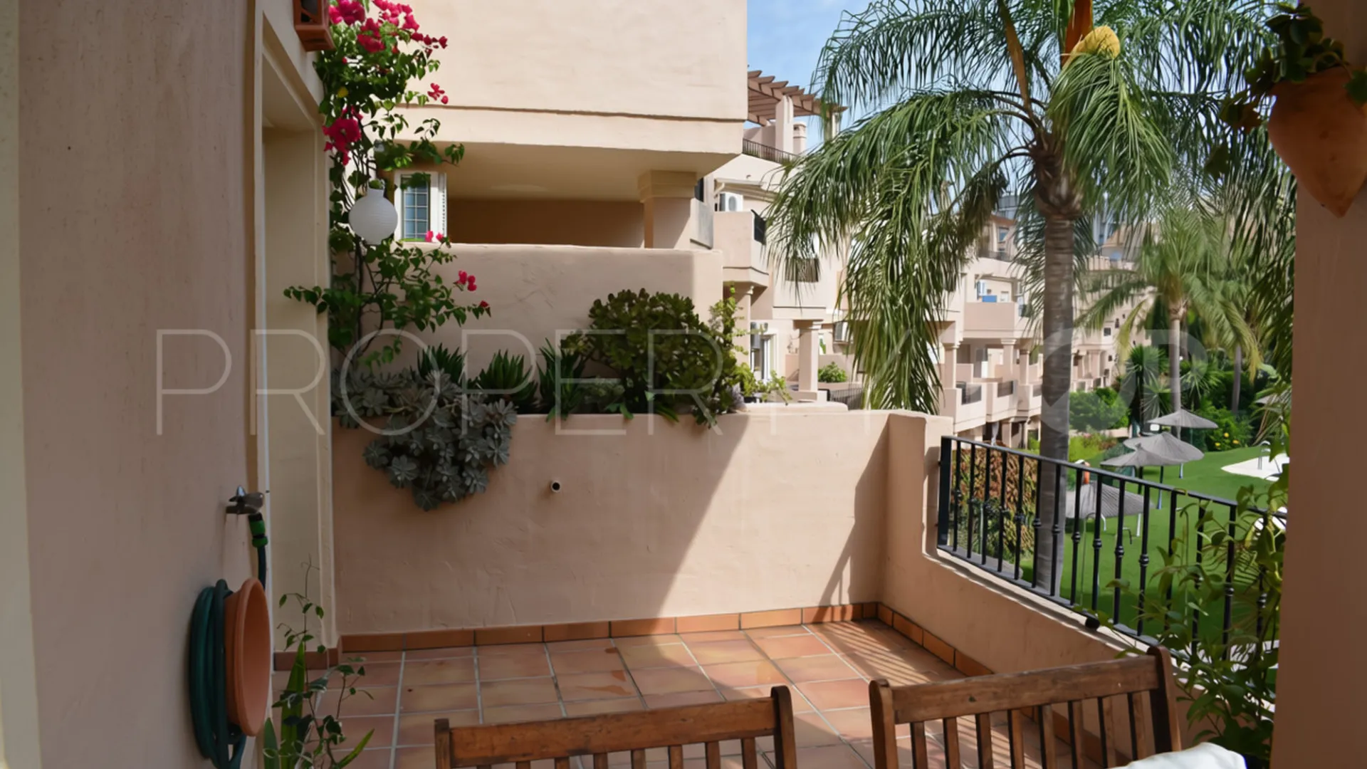 Apartamento de 2 dormitorios en venta en La Duquesa