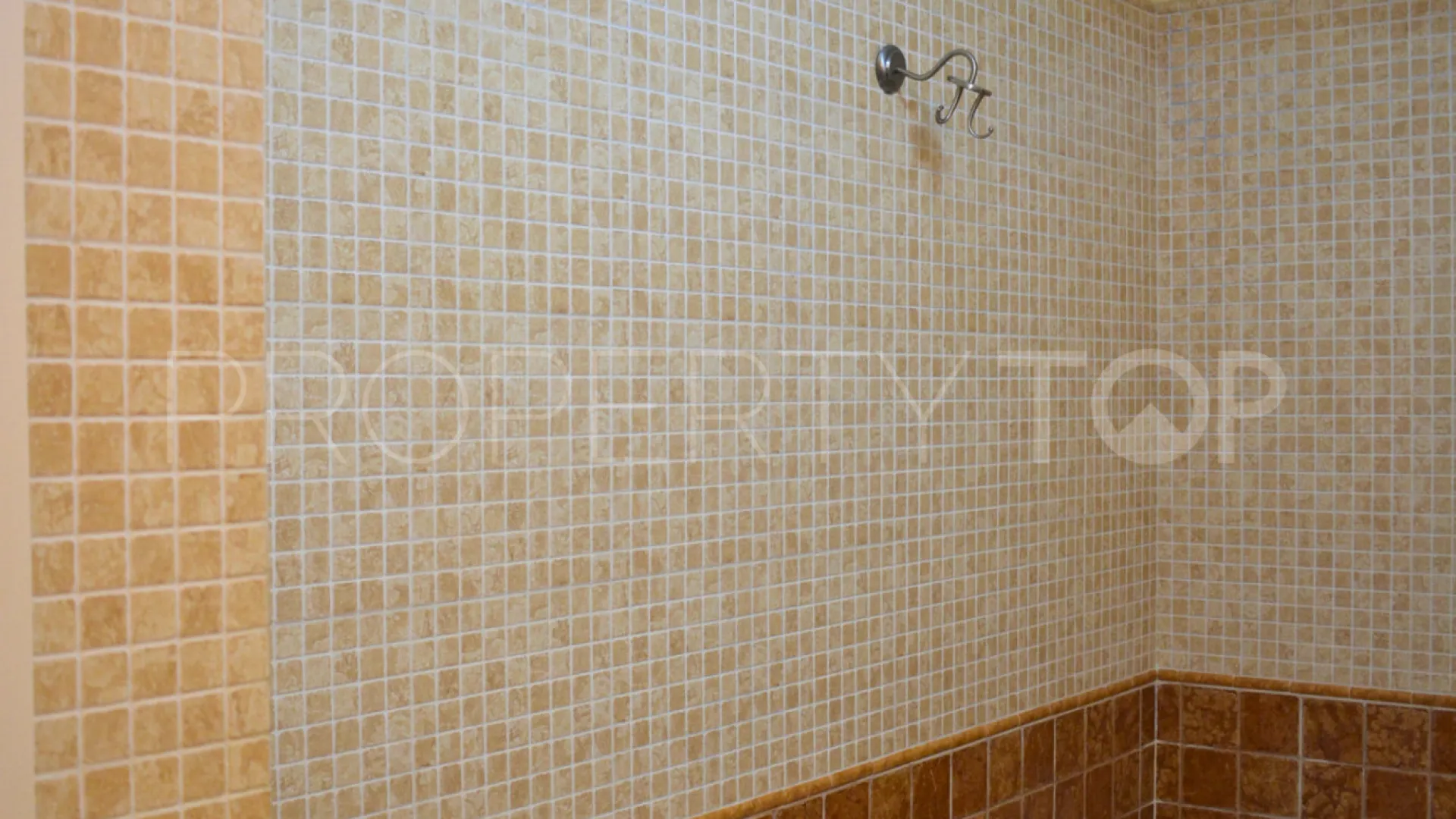 Apartamento de 2 dormitorios en venta en La Duquesa