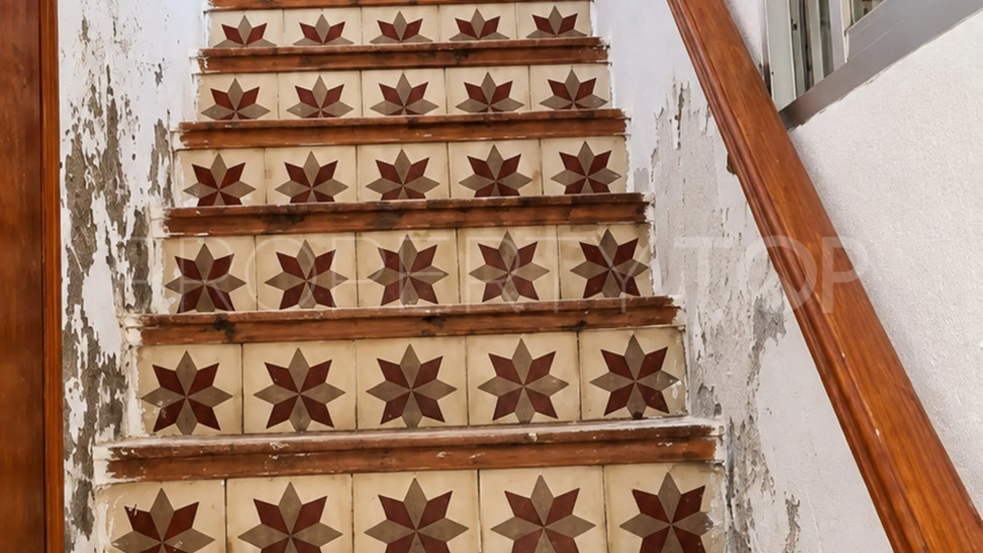 Buy 8 bedrooms town house in Estepona Old Town