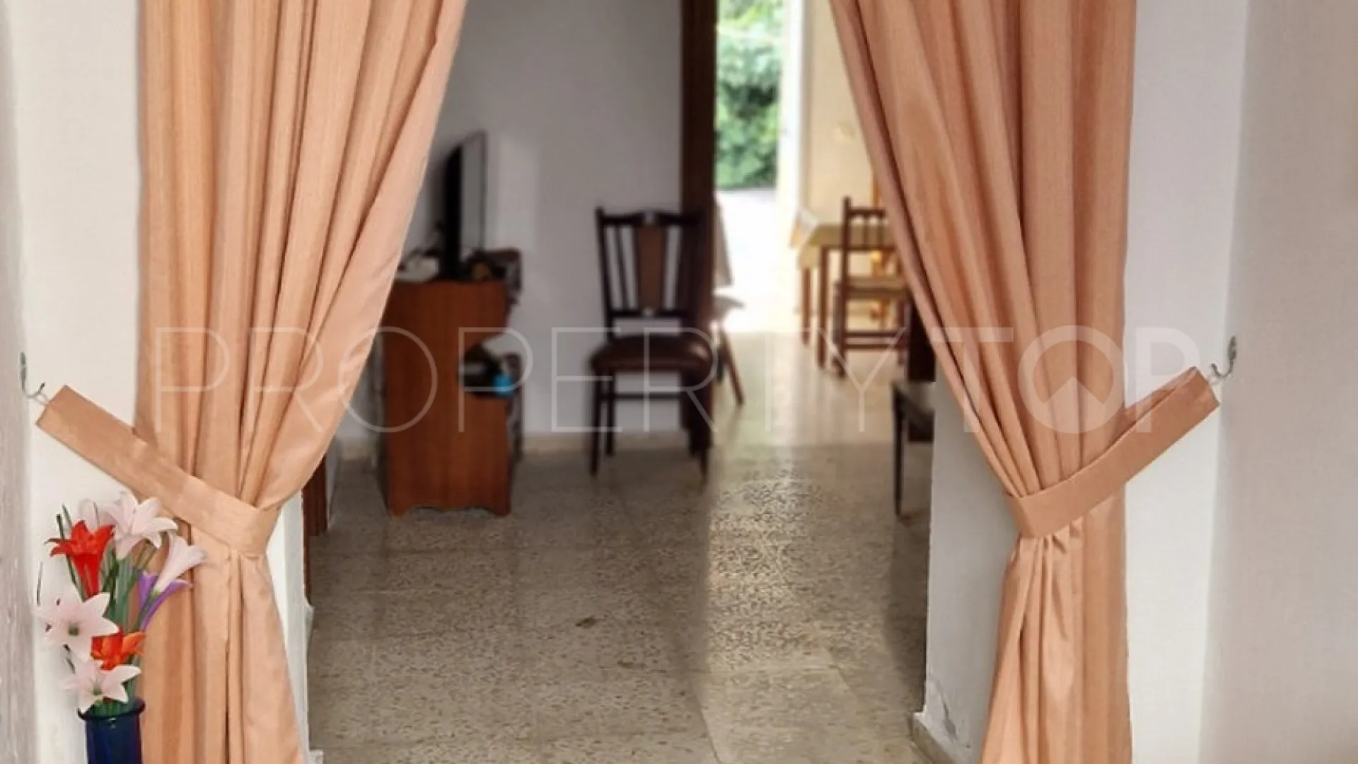 Buy 8 bedrooms town house in Estepona Old Town