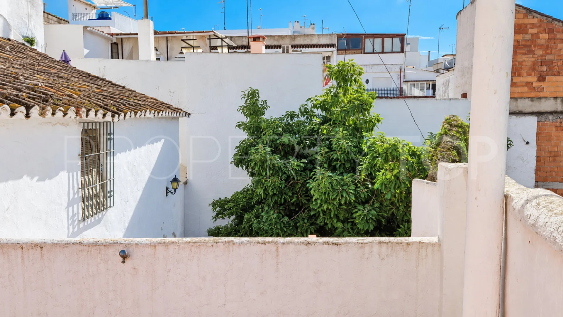Buy 8 bedrooms town house in Estepona Old Town