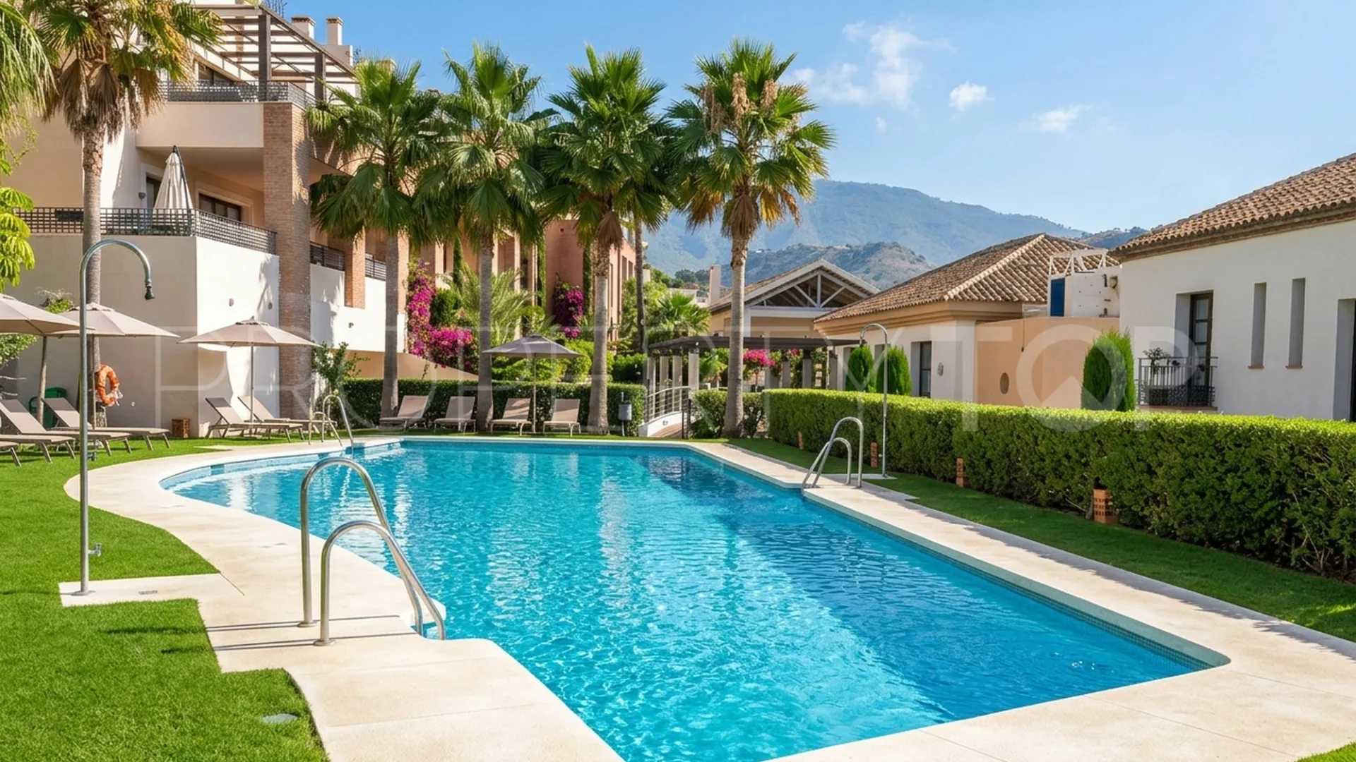 Pareado en venta en Benahavis Centro