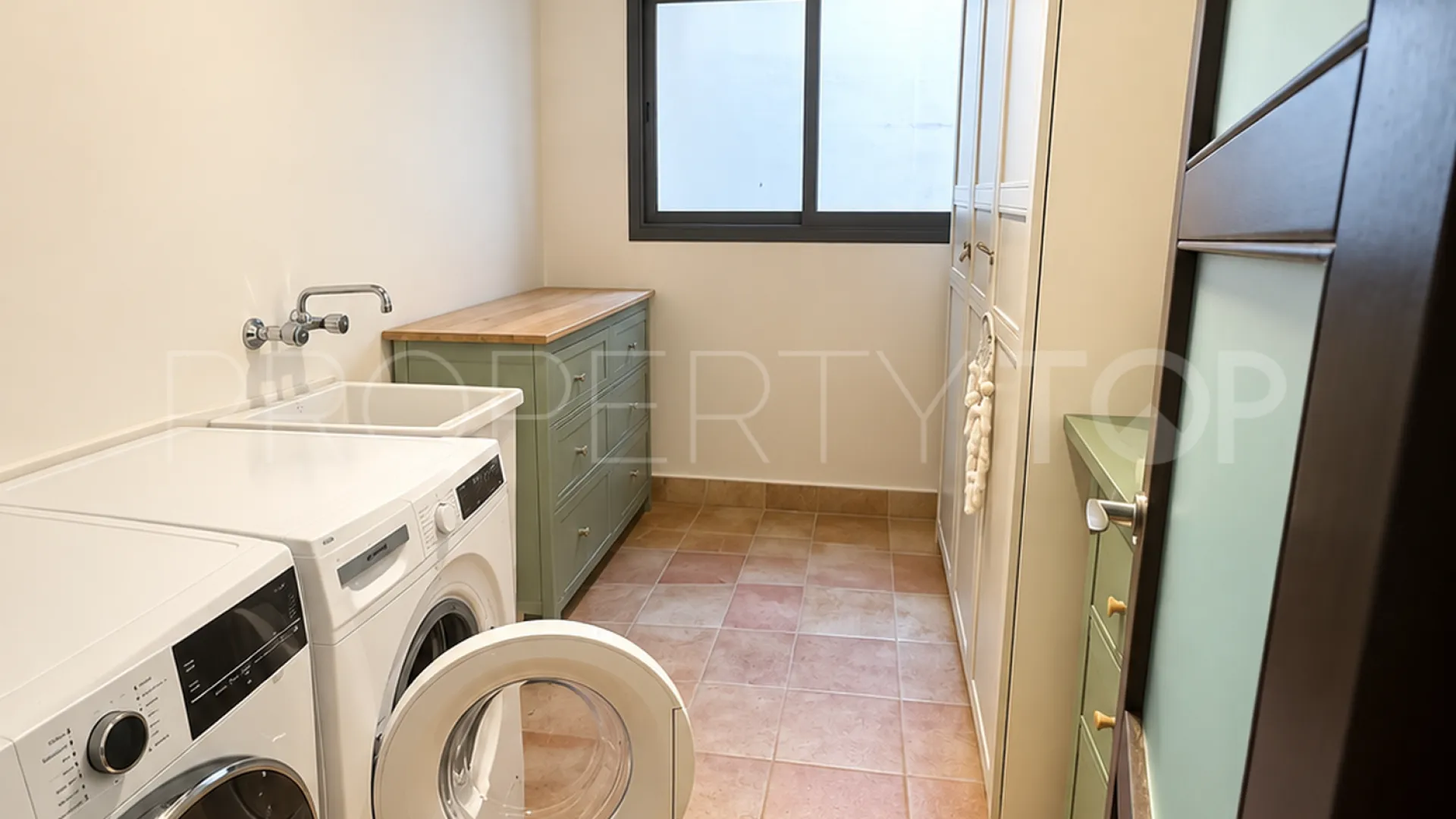 Pareado en venta en Benahavis Centro