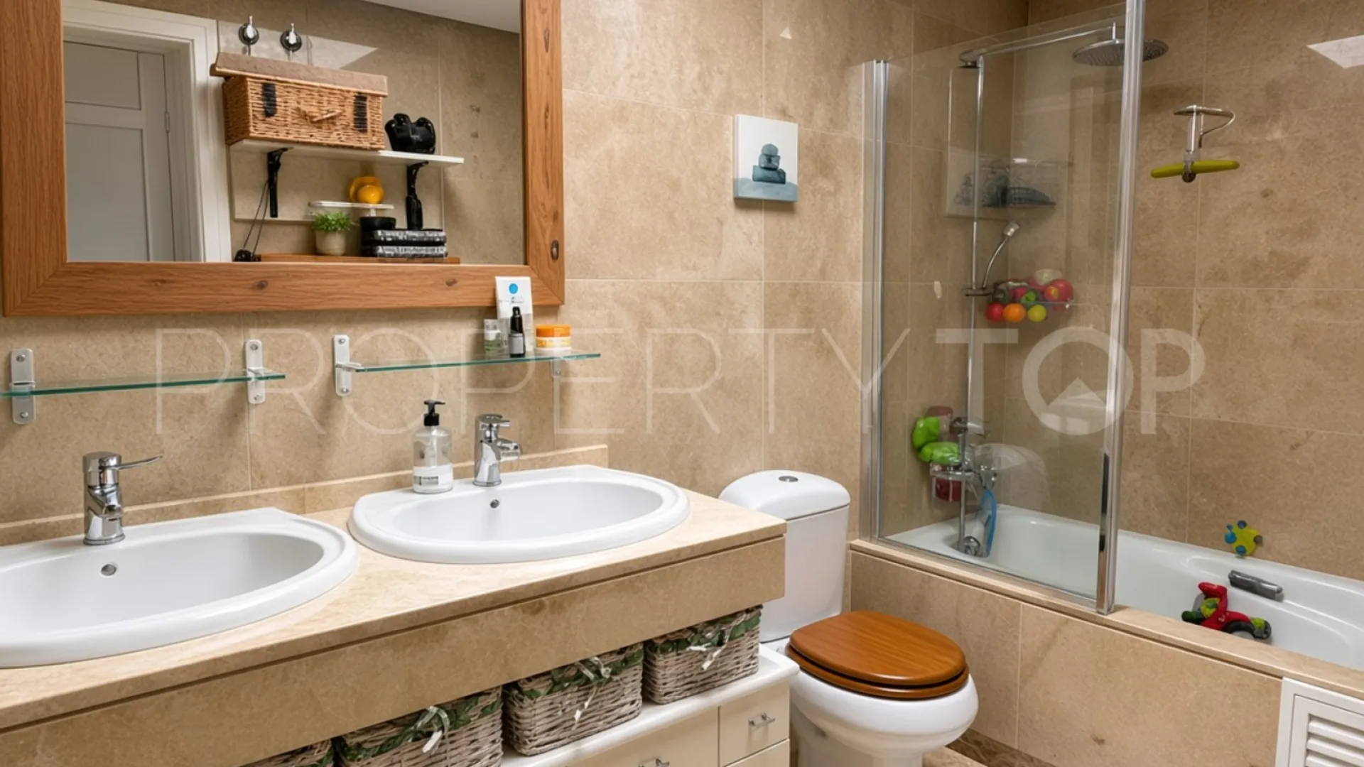 2 bedrooms Duquesa Village penthouse for sale