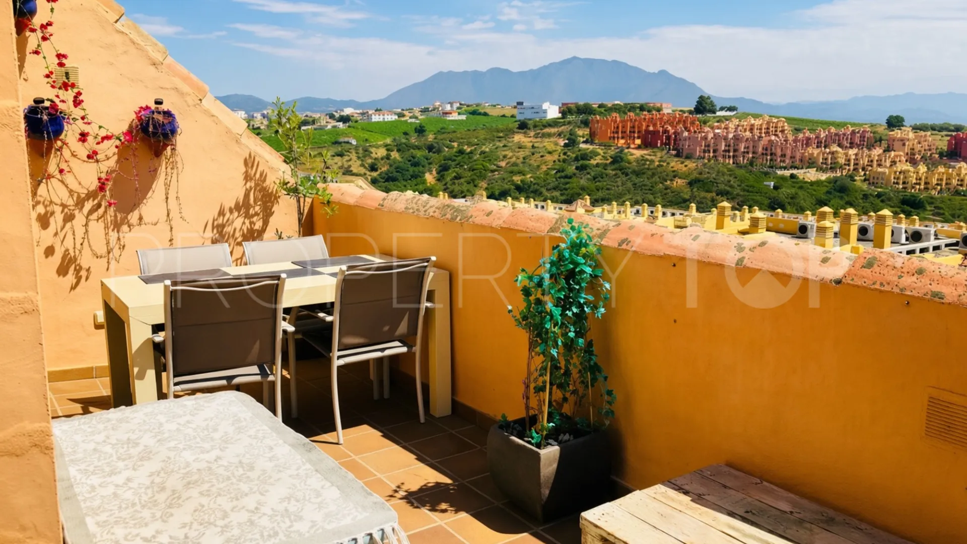 2 bedrooms Duquesa Village penthouse for sale