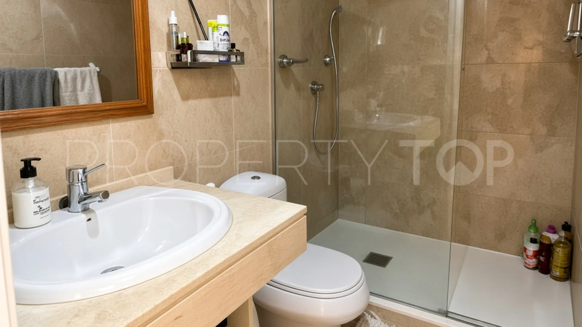 2 bedrooms Duquesa Village penthouse for sale