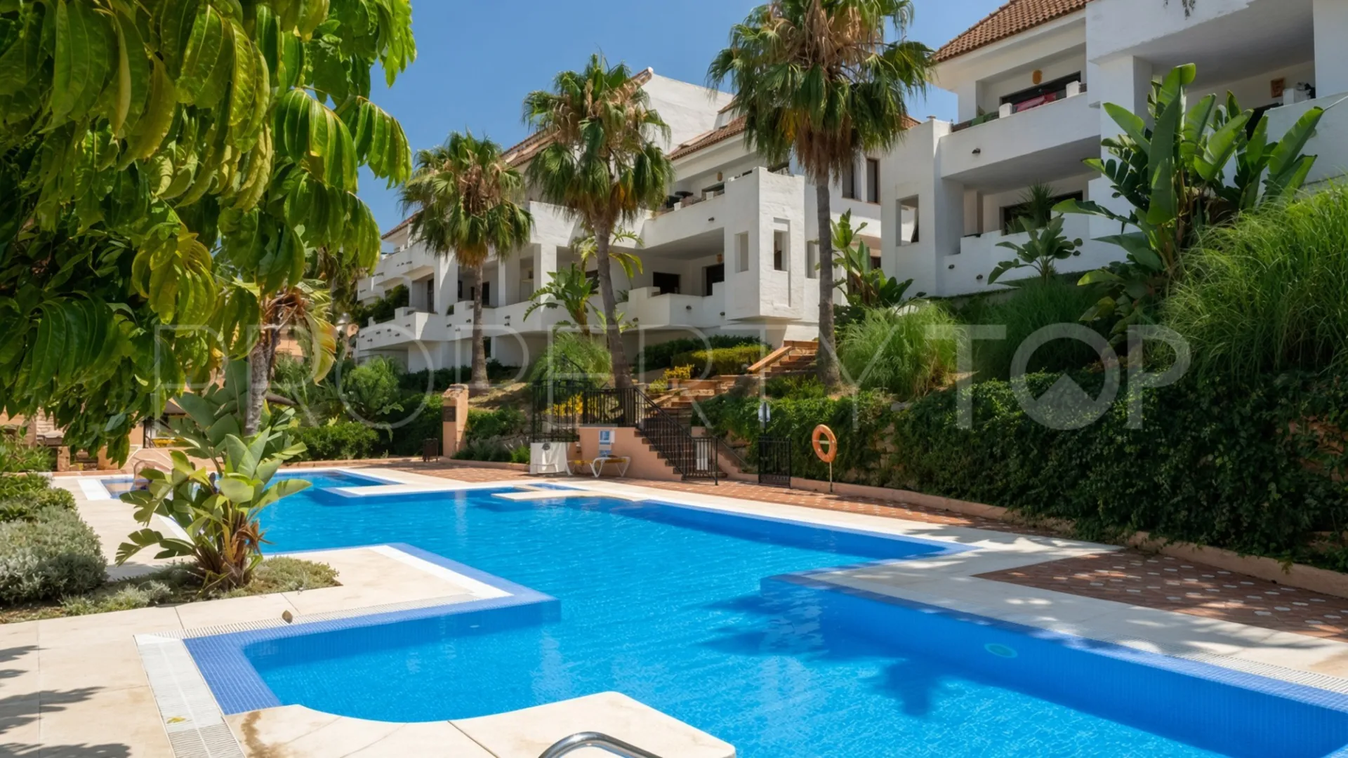 2 bedrooms Duquesa Village penthouse for sale