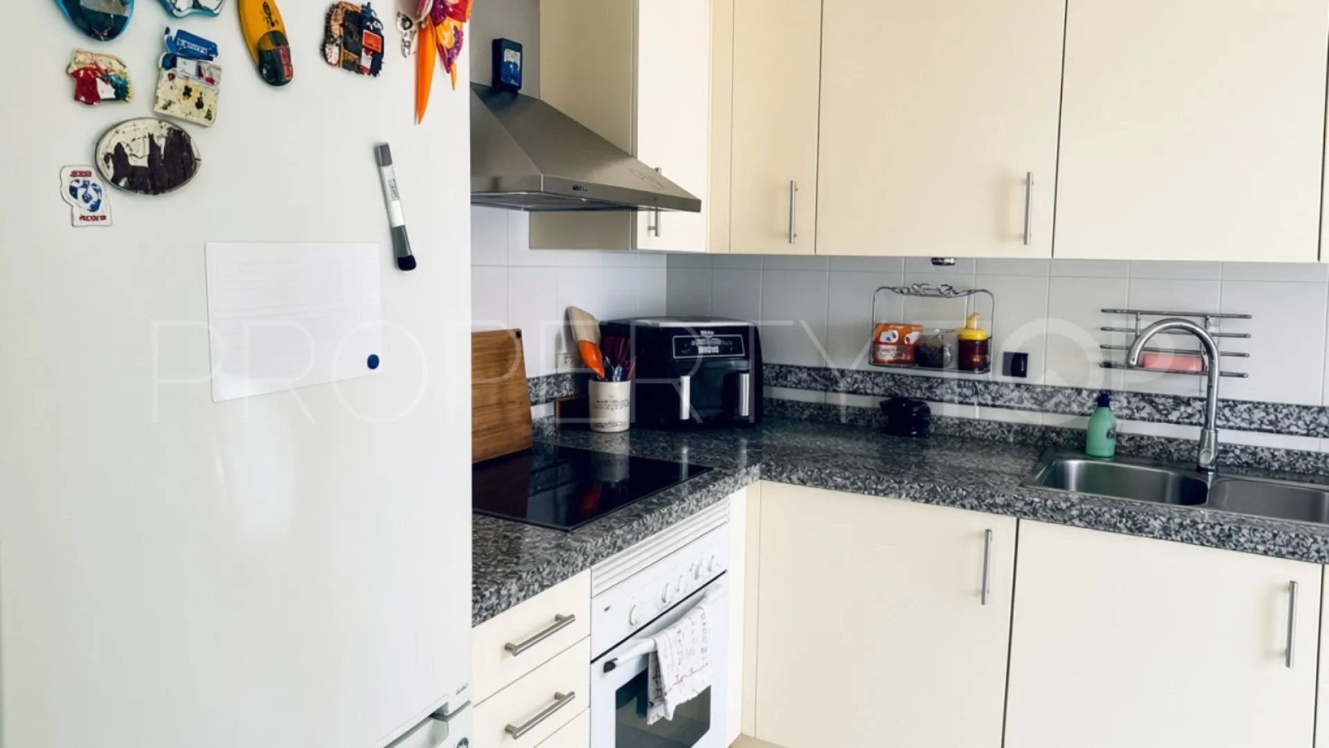 2 bedrooms Duquesa Village penthouse for sale