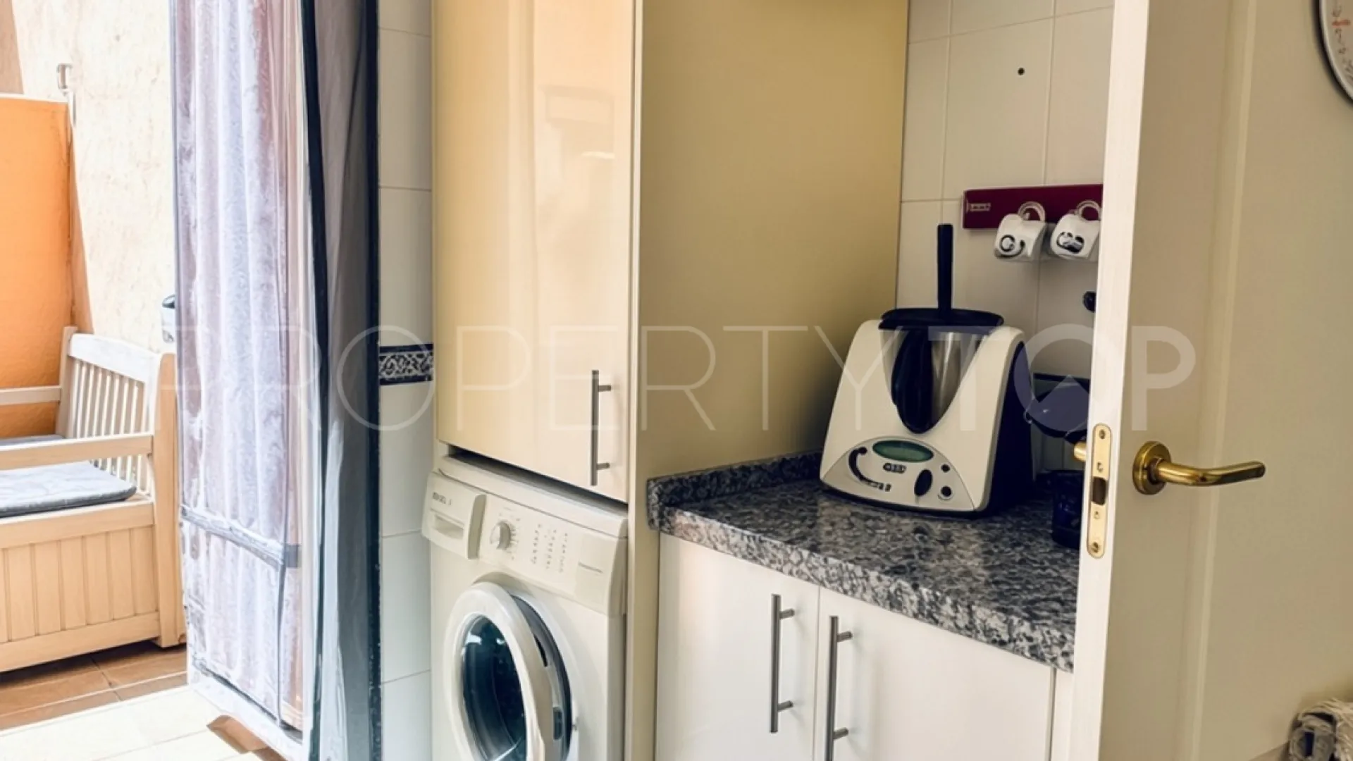 2 bedrooms Duquesa Village penthouse for sale