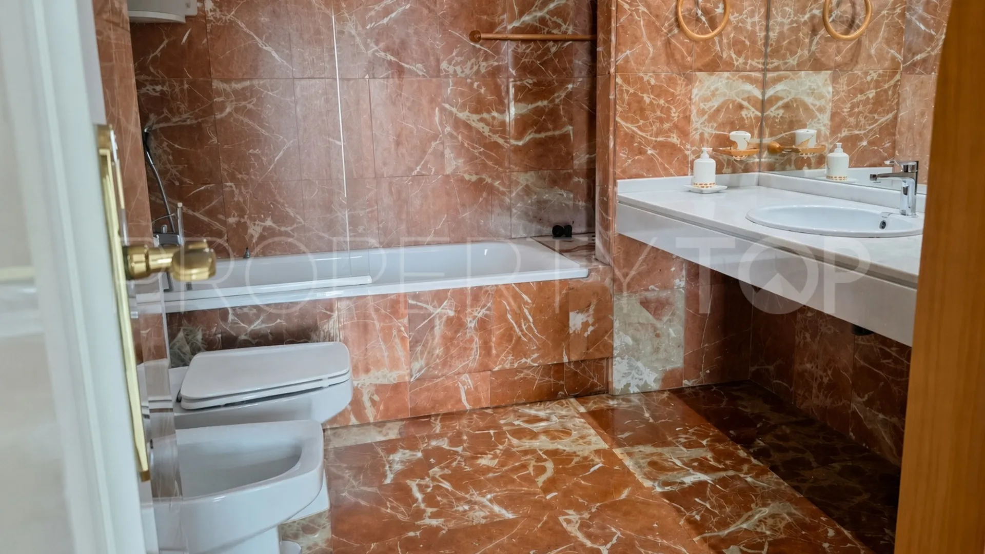 For sale Bahia Dorada apartment with 2 bedrooms