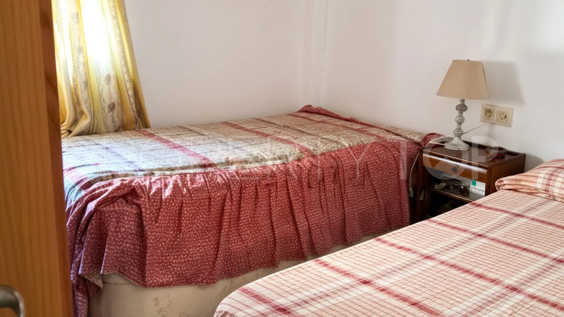 For sale apartment in Sabinillas