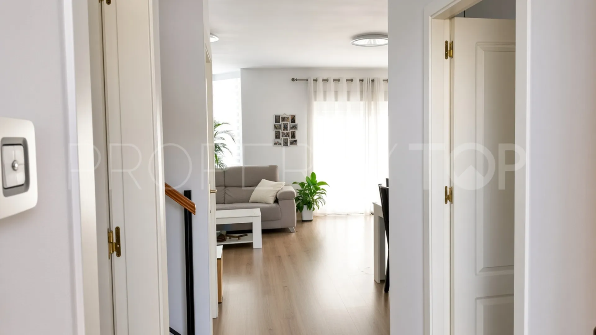 Buy Selwo town house with 3 bedrooms