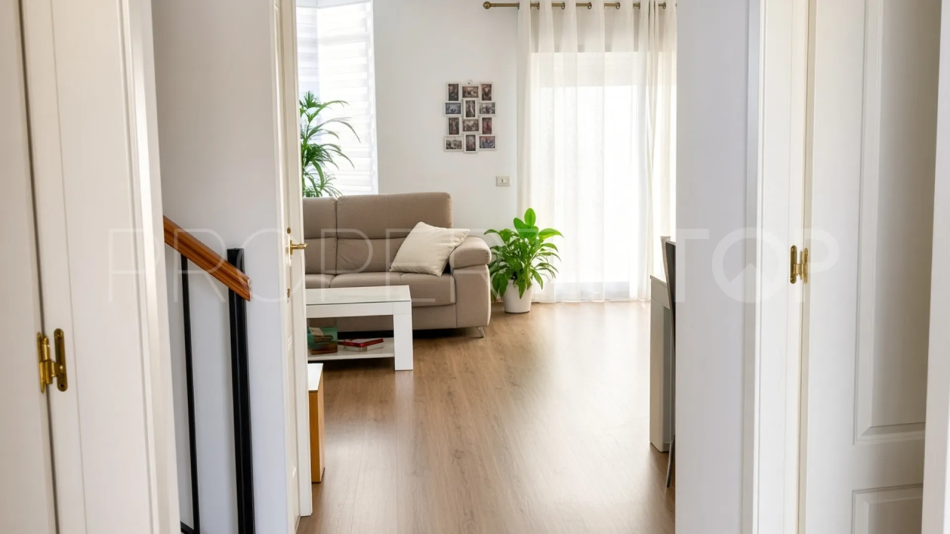 Buy Selwo town house with 3 bedrooms