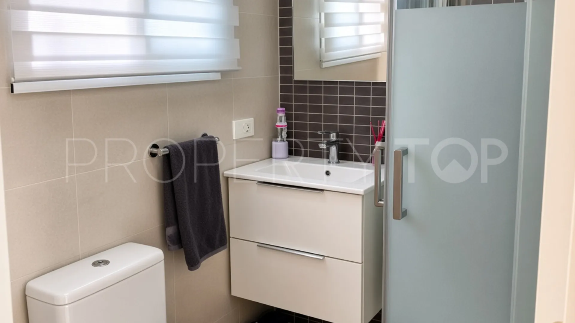 Buy Selwo town house with 3 bedrooms