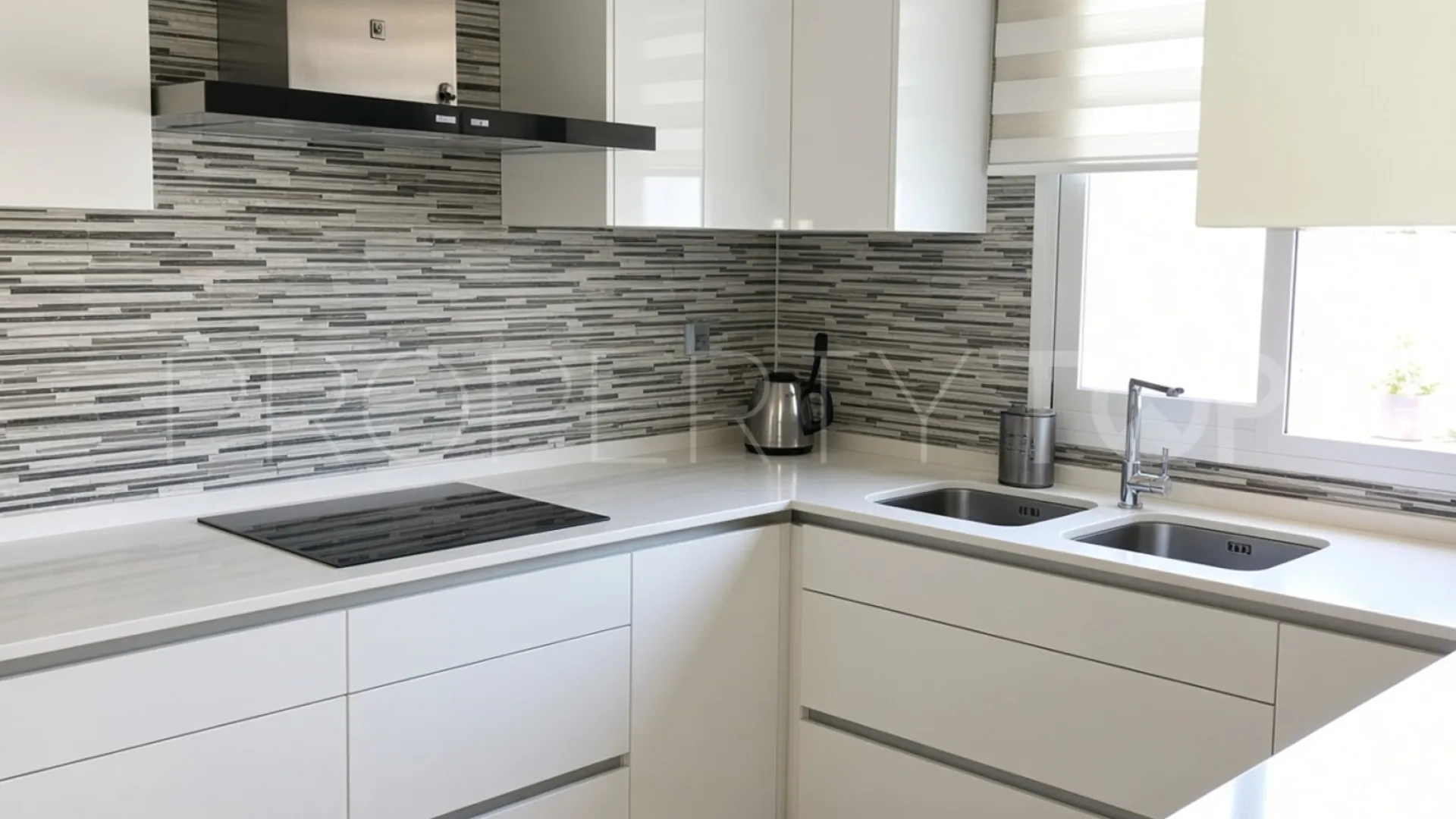 Buy Selwo town house with 3 bedrooms