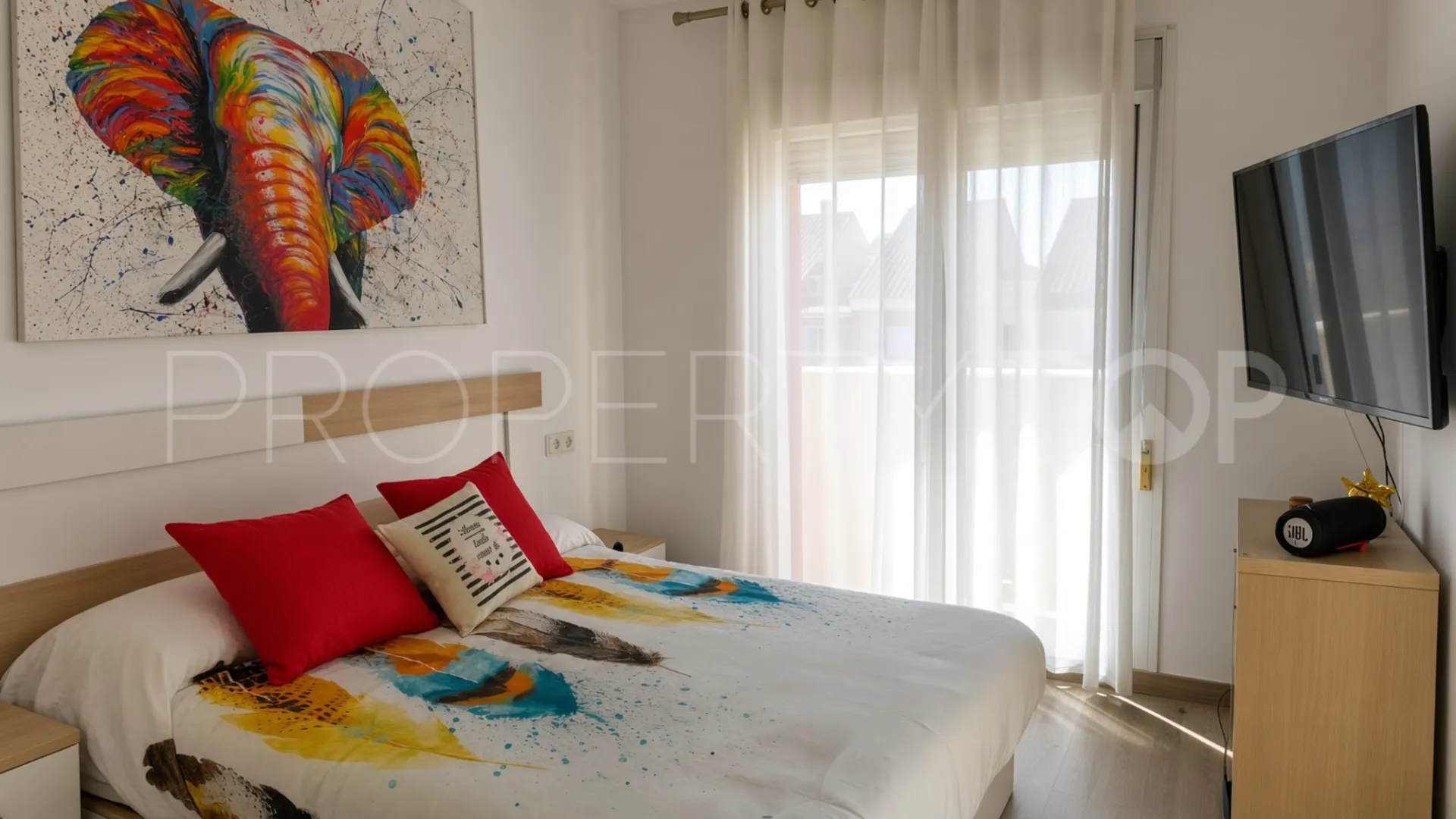 Buy Selwo town house with 3 bedrooms