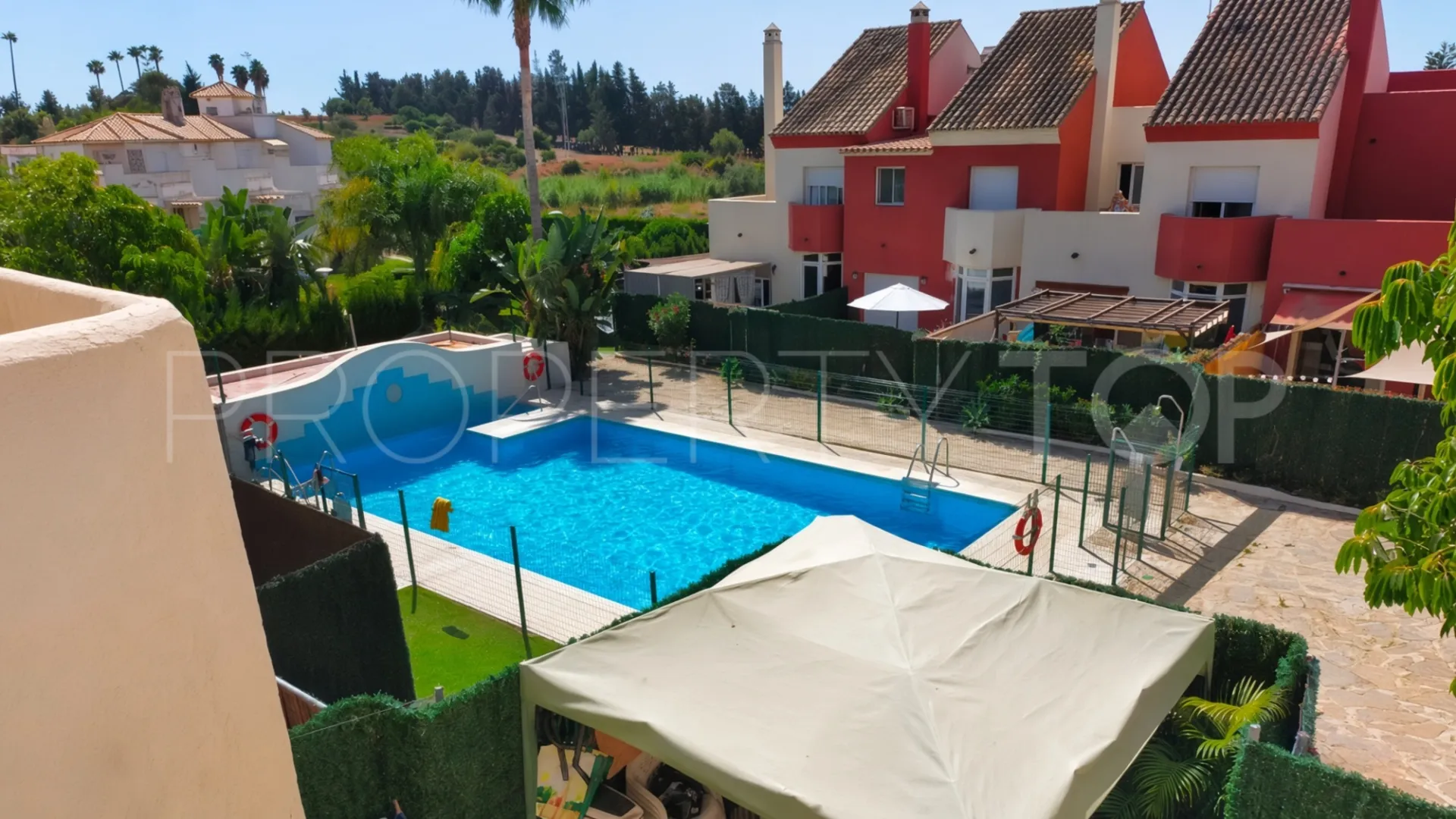 Buy Selwo town house with 3 bedrooms