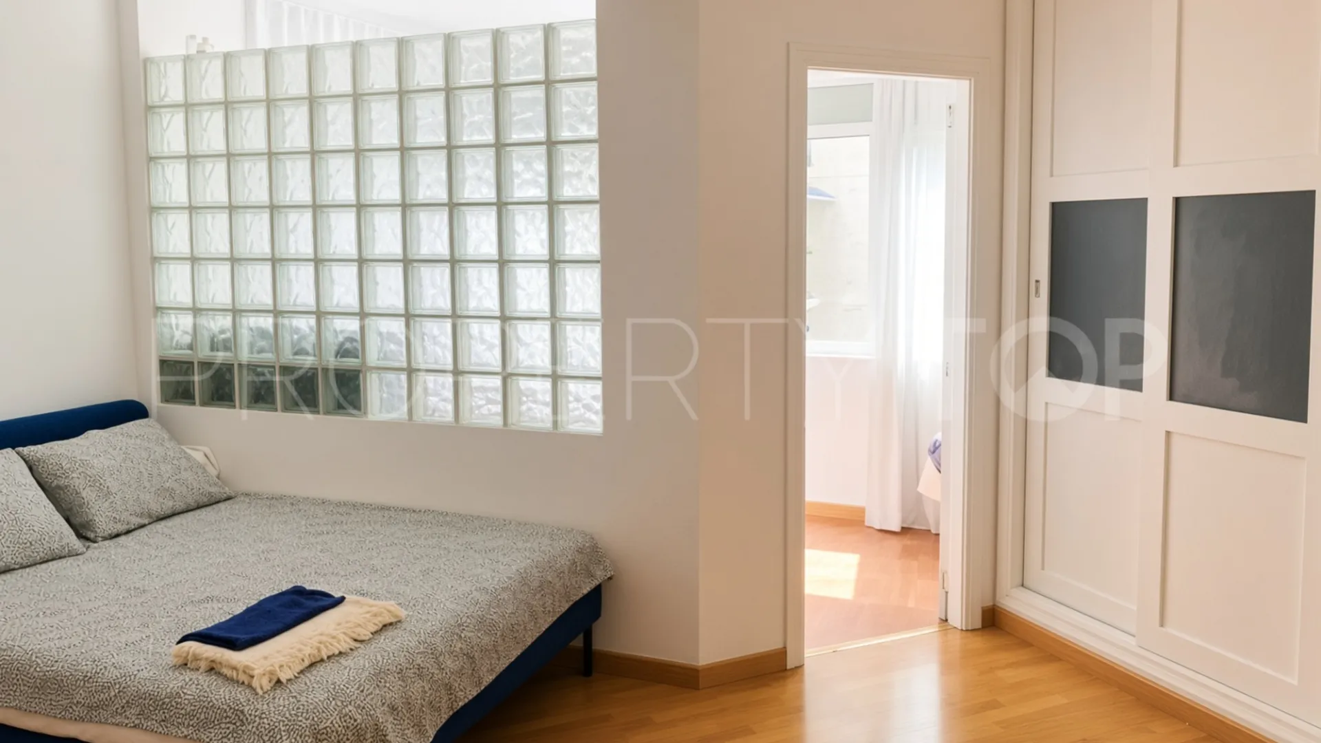 Estudio en venta en Playa Bajadilla - Puertos