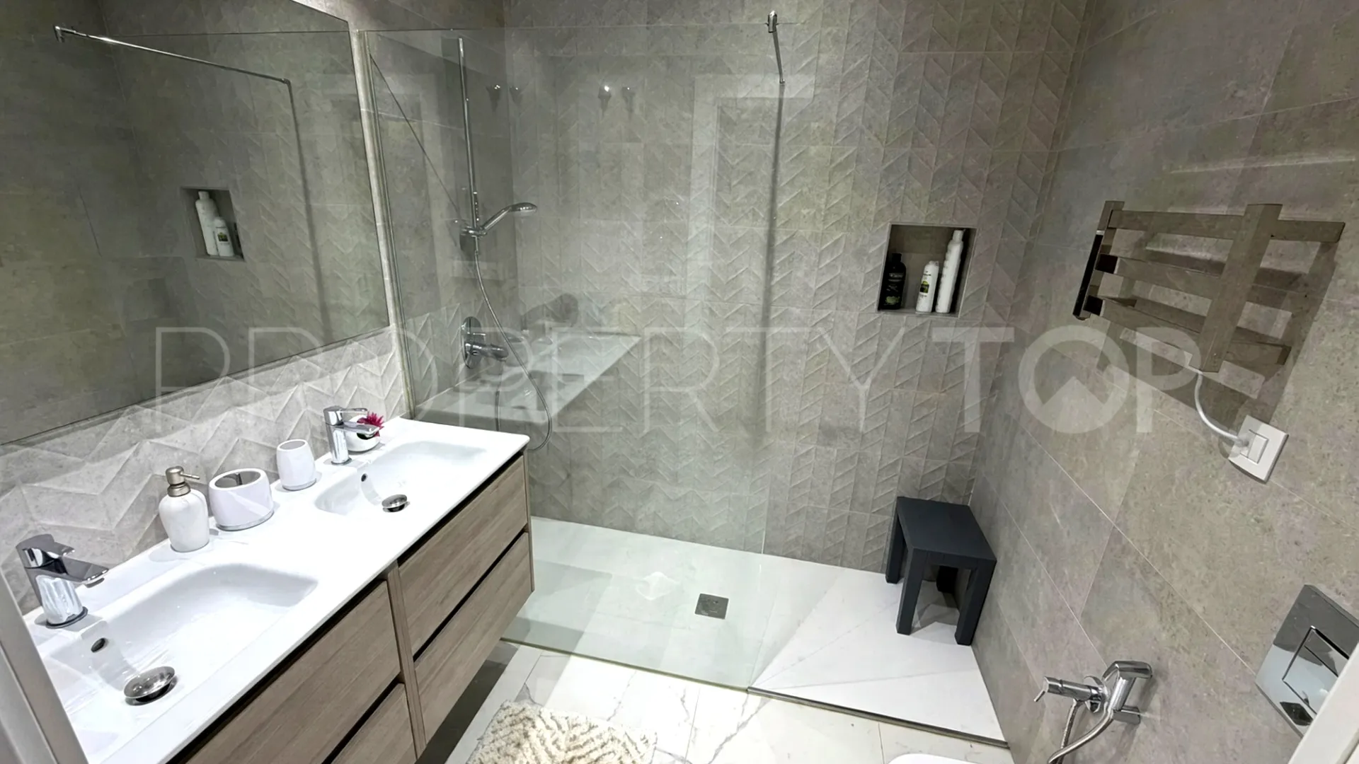 Playas del Duque, apartamento de 3 dormitorios en venta