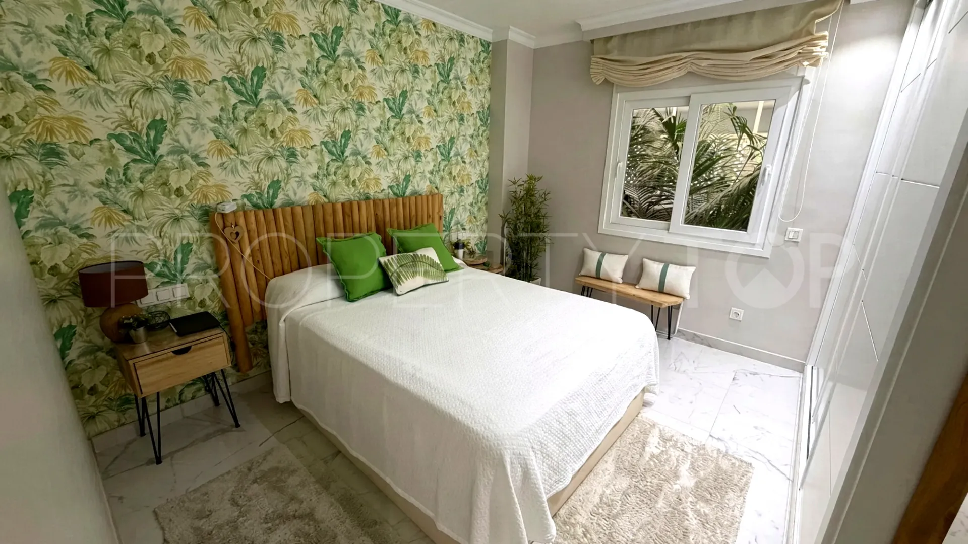 Playas del Duque, apartamento de 3 dormitorios en venta