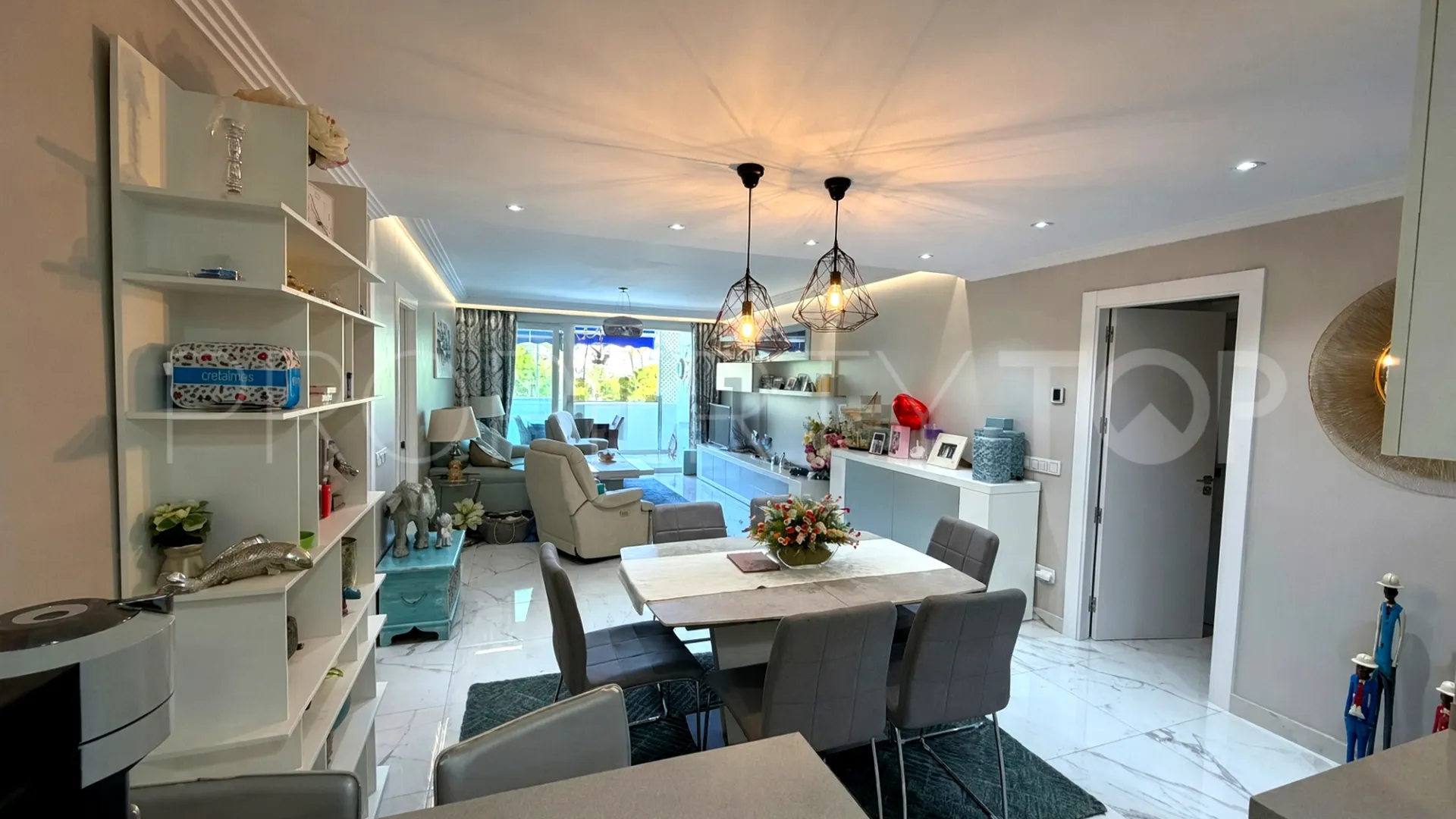 Playas del Duque, apartamento de 3 dormitorios en venta