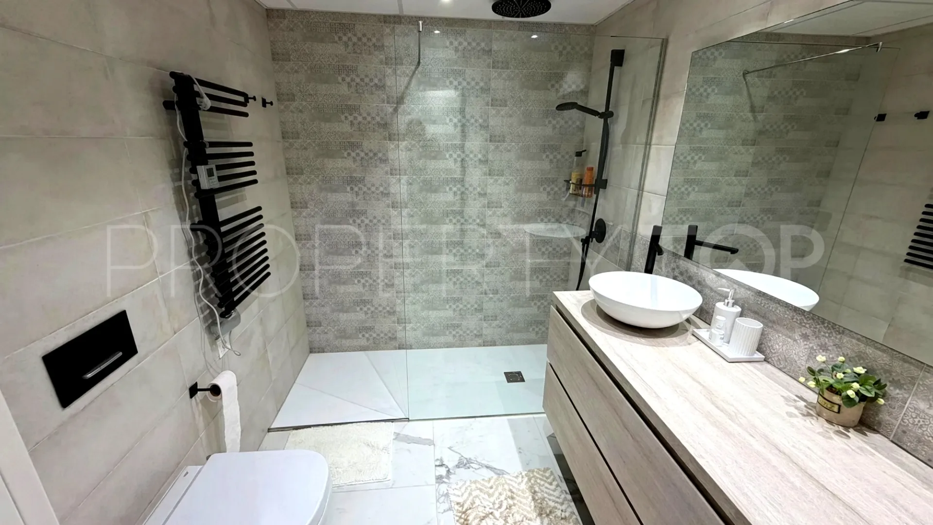 Playas del Duque, apartamento de 3 dormitorios en venta