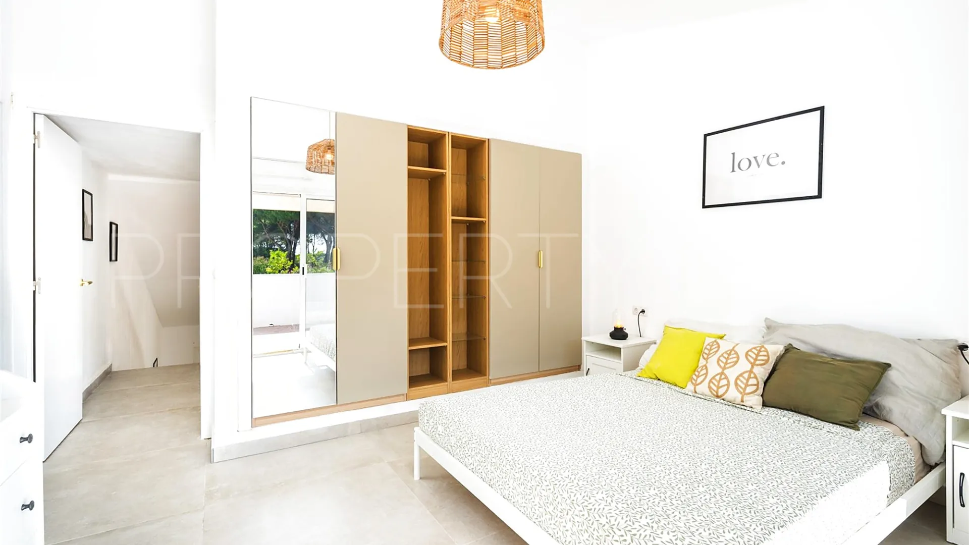 For sale town house with 4 bedrooms in Benamara