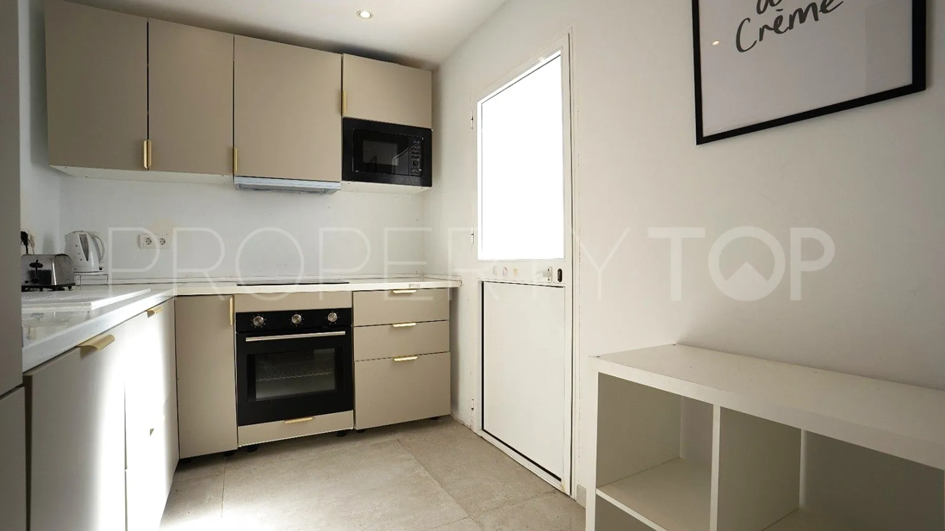 For sale town house with 4 bedrooms in Benamara