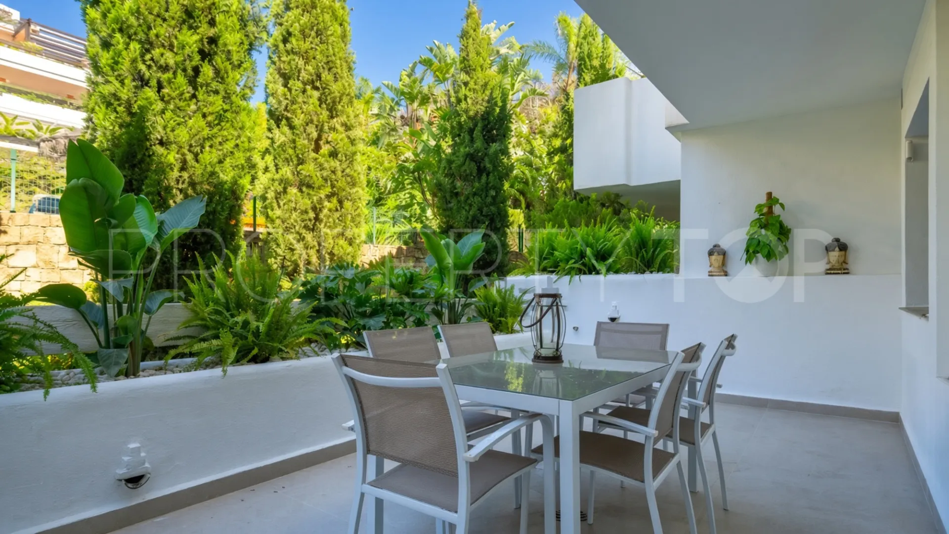 Apartamento planta baja a la venta en Aloha Mirasierra