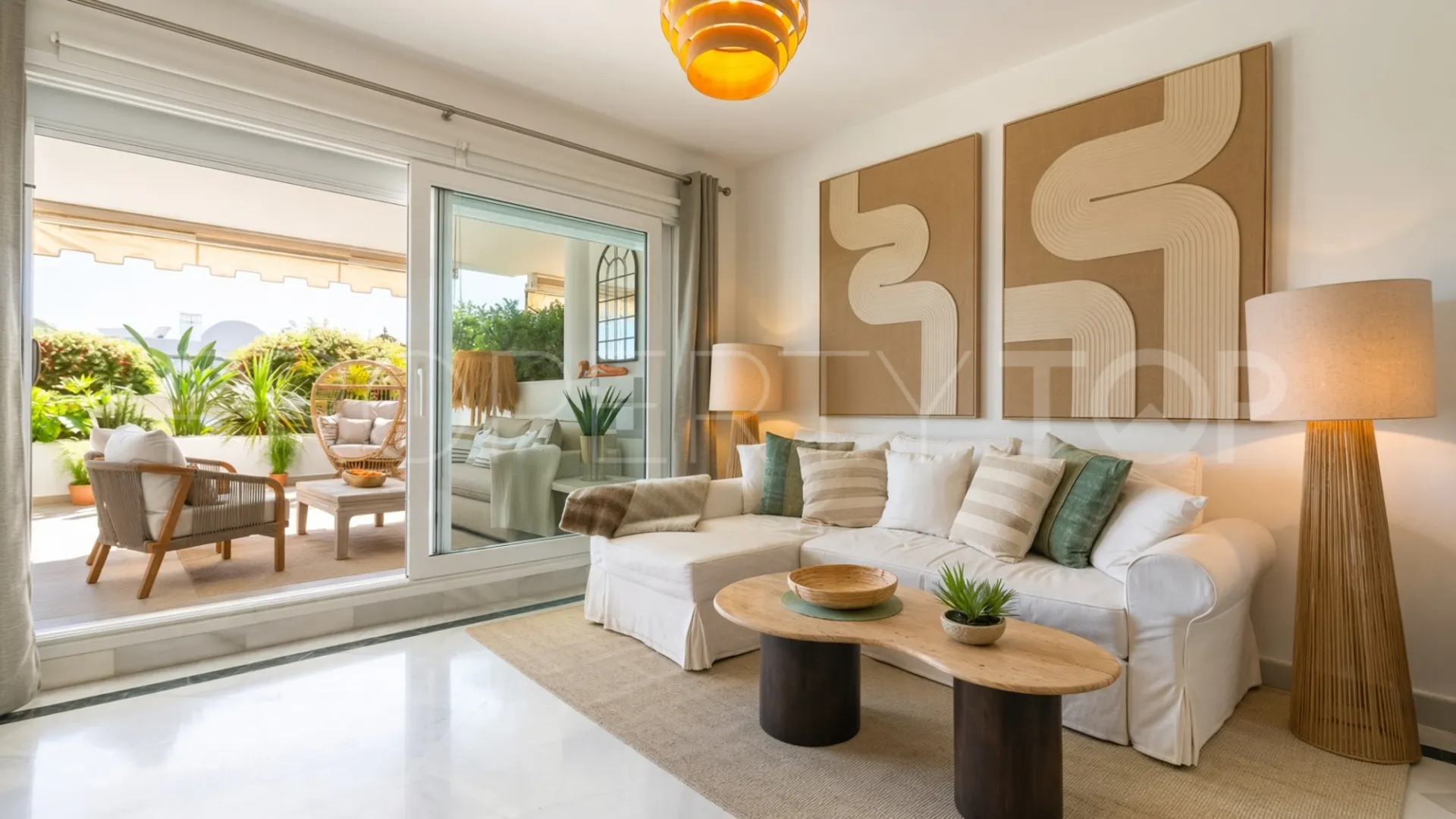 Apartamento planta baja a la venta en Aloha Mirasierra