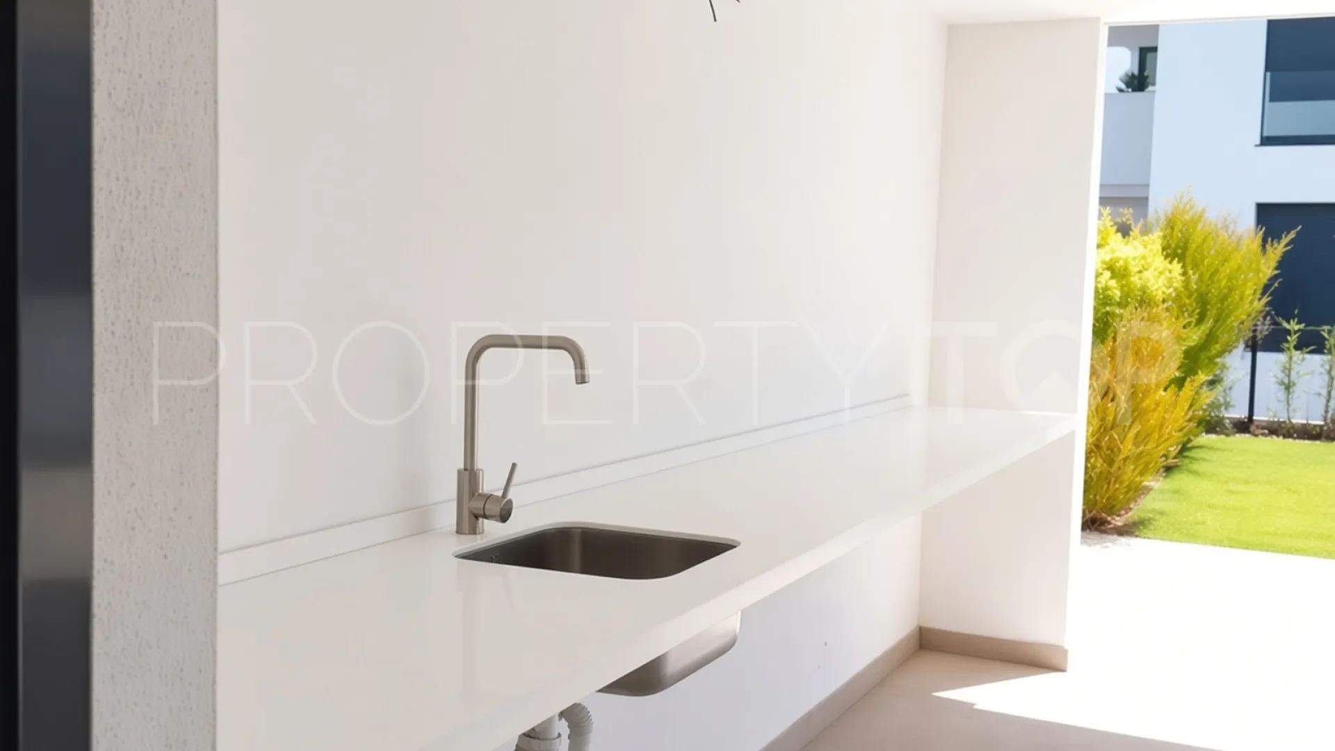Comprar apartamento planta baja con 3 dormitorios en Bel Air