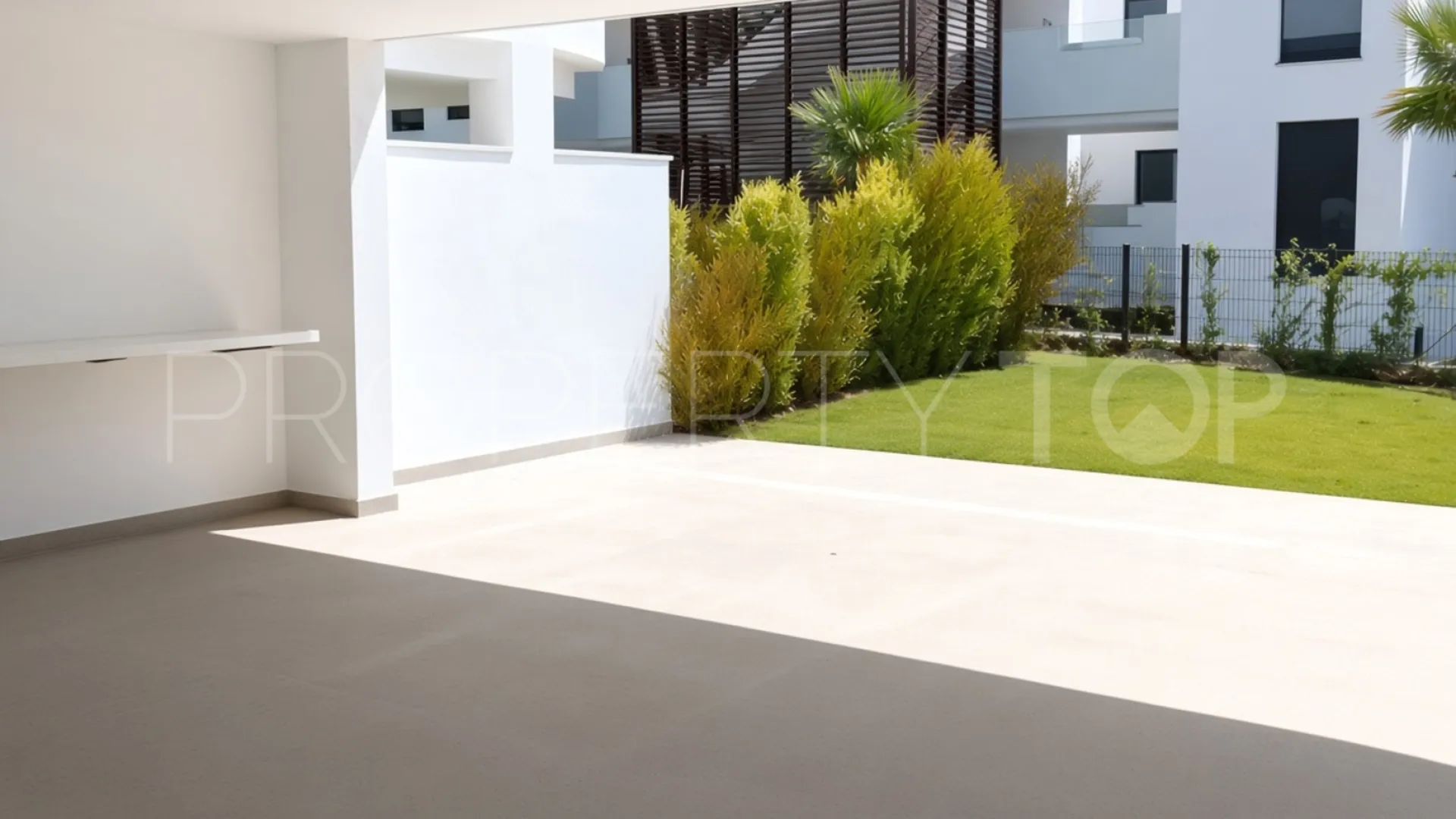 Comprar apartamento planta baja con 3 dormitorios en Bel Air