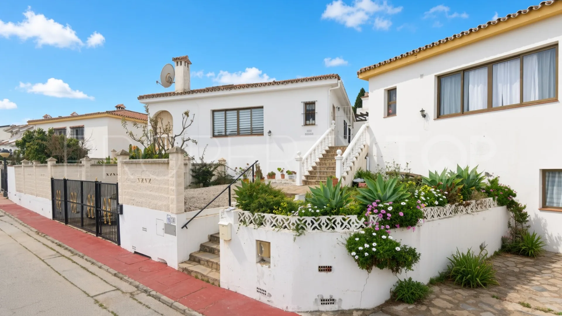 Comprar chalet en Alcorrín