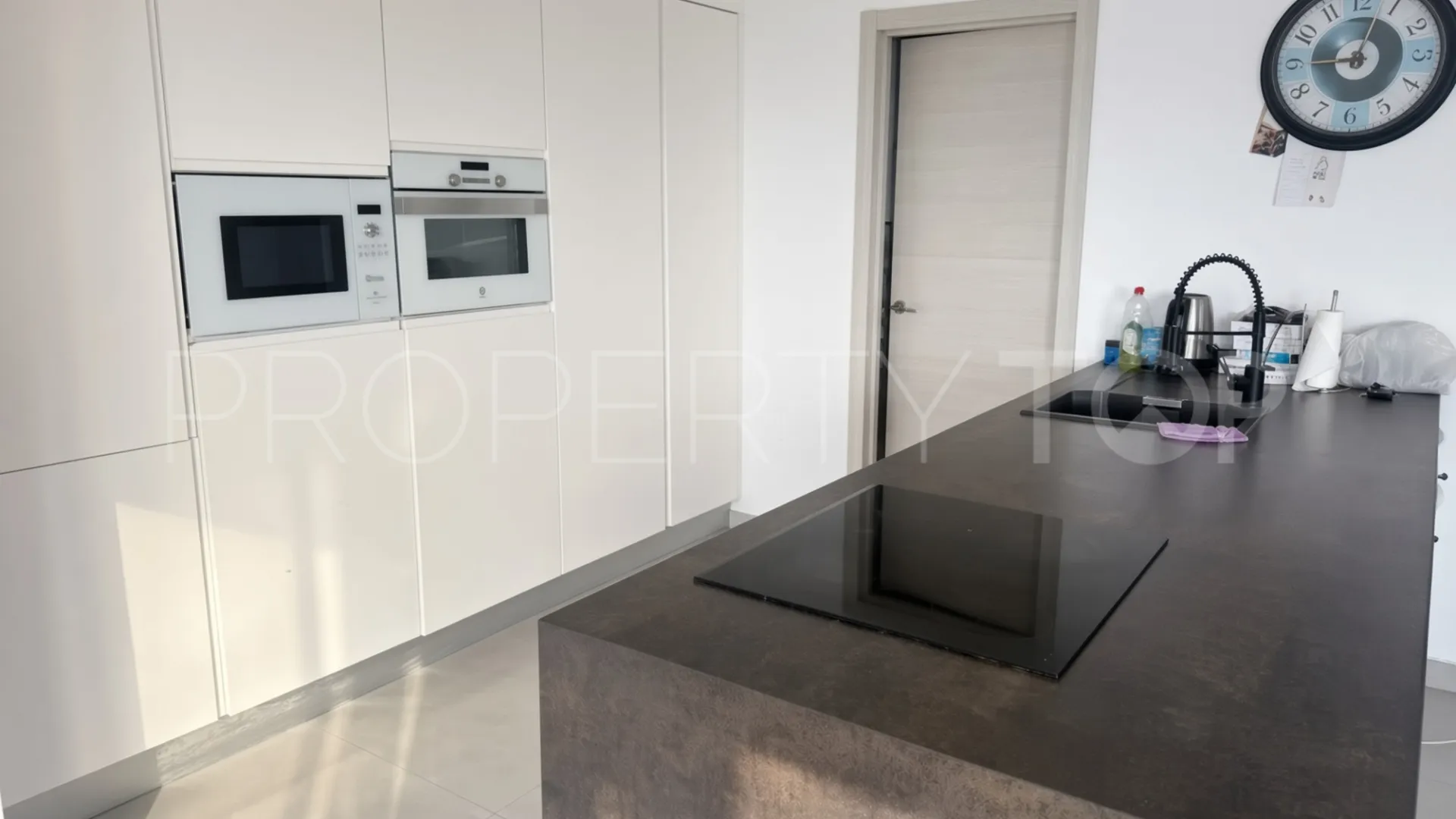 Comprar chalet en Alcorrín
