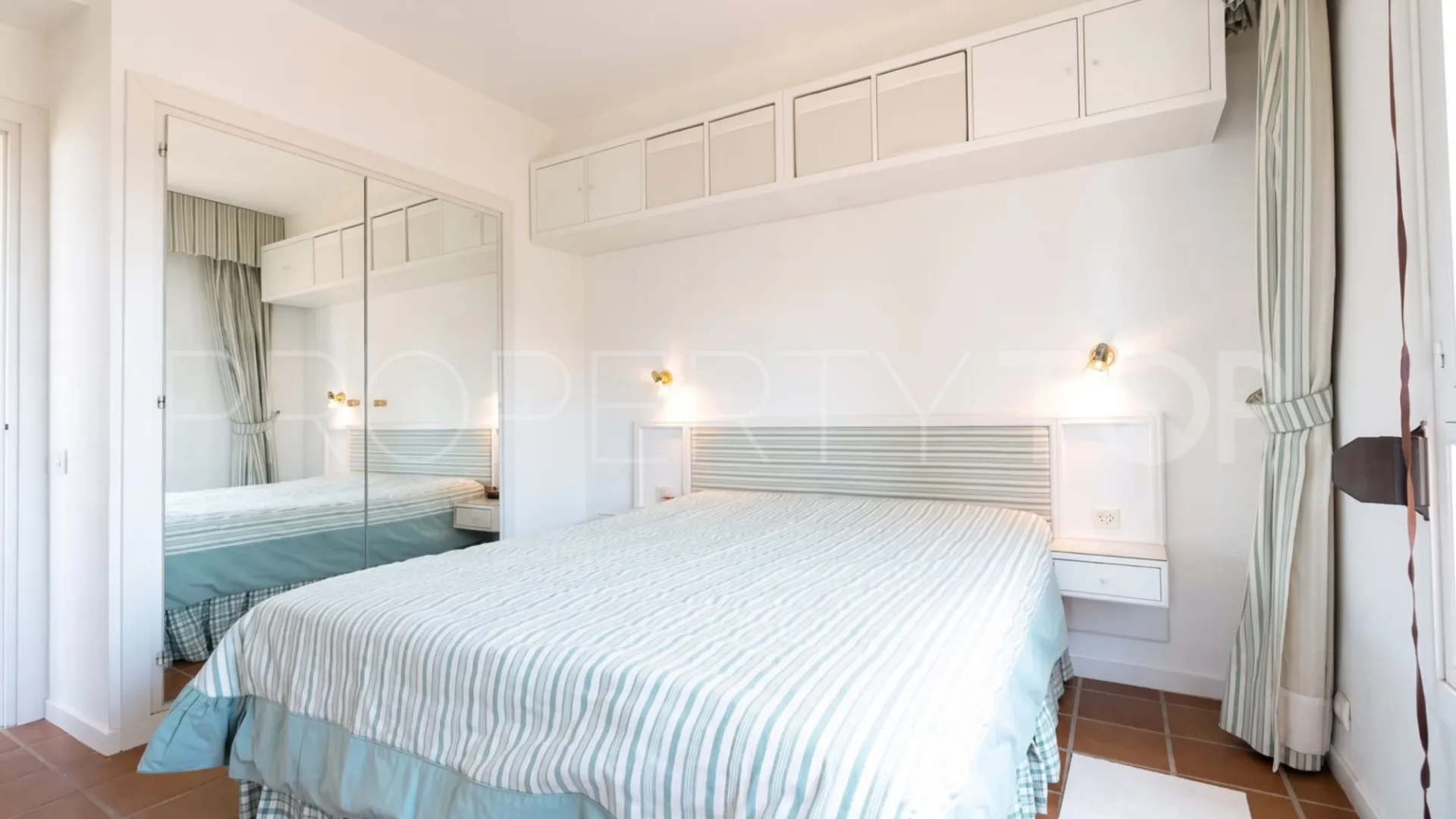 For sale Torres de Aloha apartment with 2 bedrooms