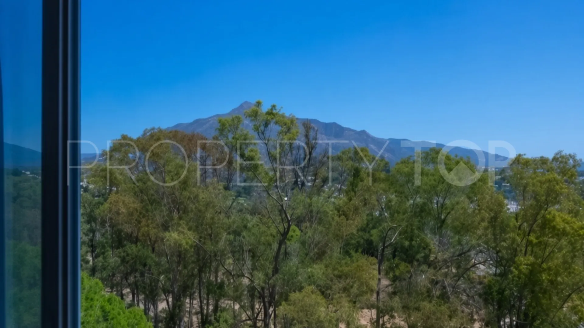 For sale Torres de Aloha apartment with 2 bedrooms