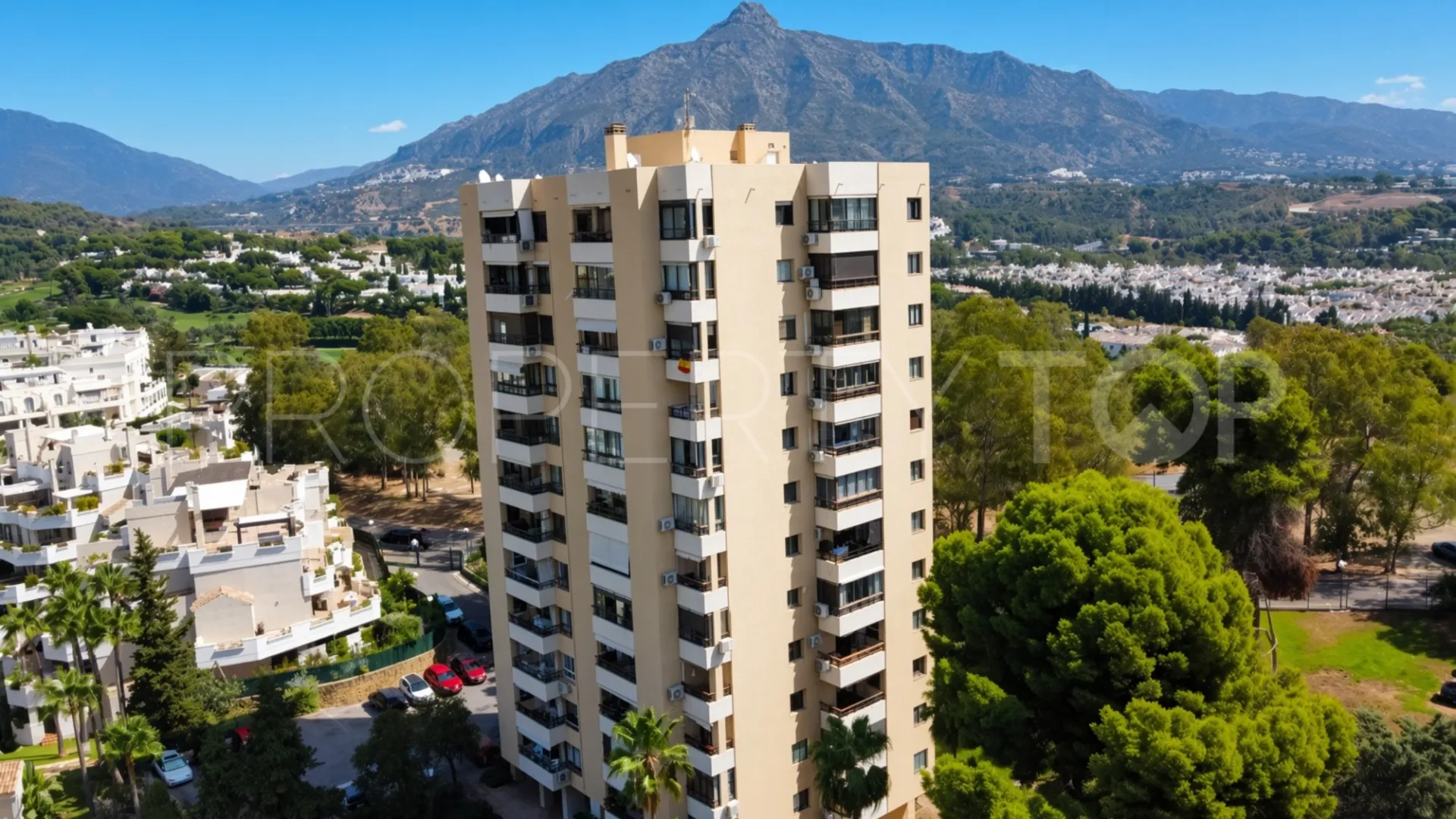 For sale Torres de Aloha apartment with 2 bedrooms