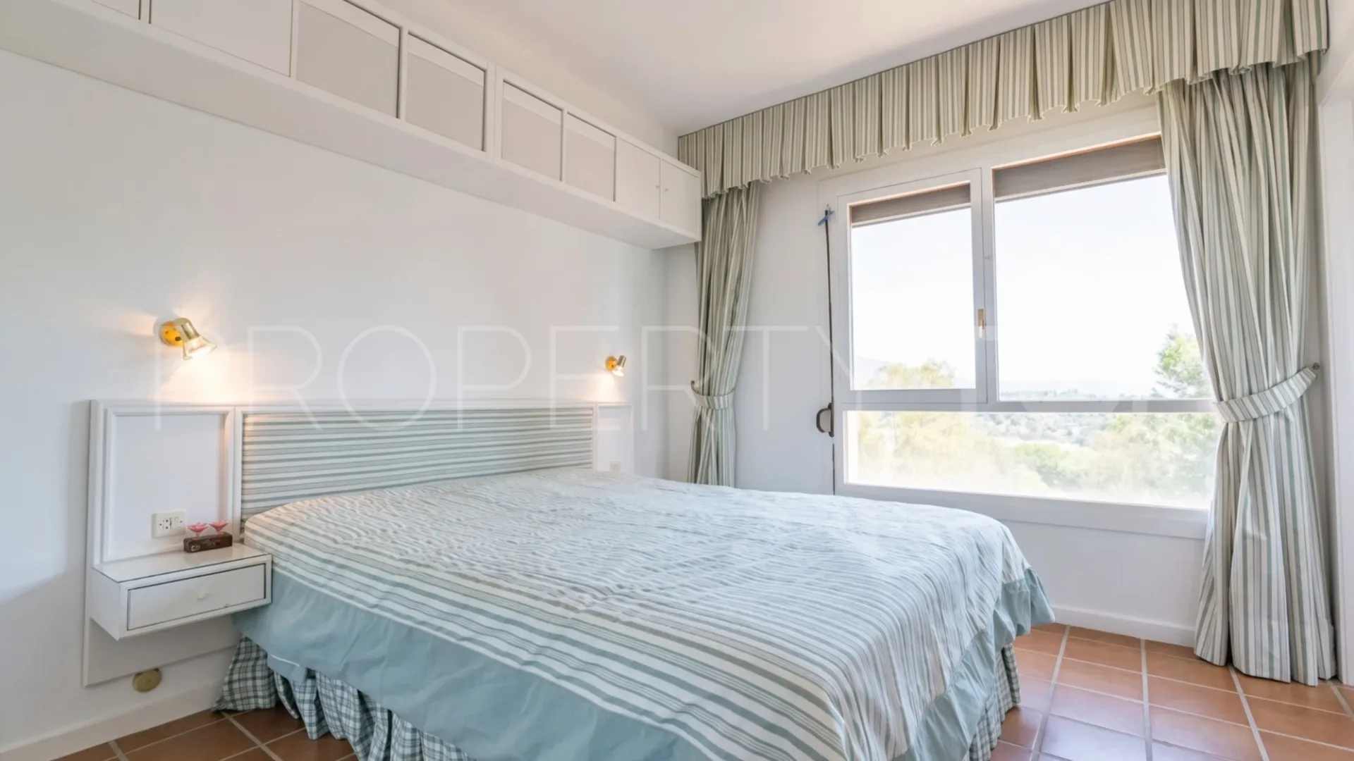 For sale Torres de Aloha apartment with 2 bedrooms