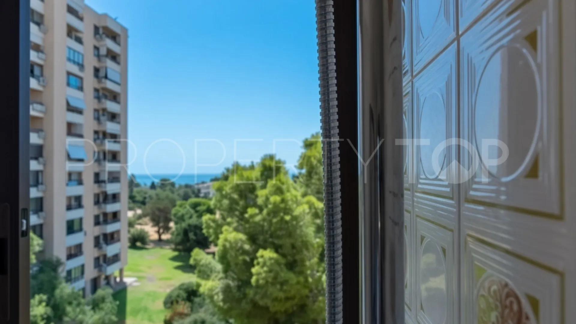 For sale Torres de Aloha apartment with 2 bedrooms