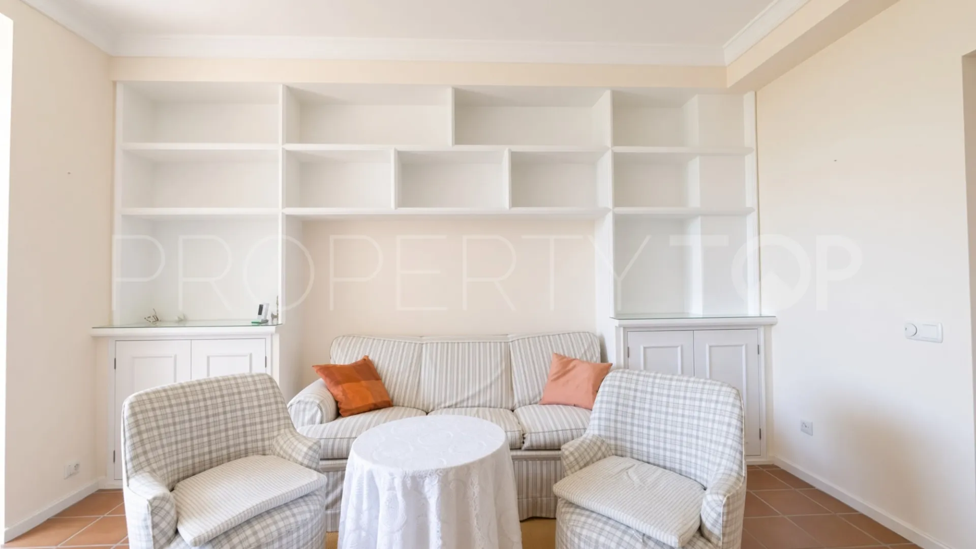 For sale Torres de Aloha apartment with 2 bedrooms