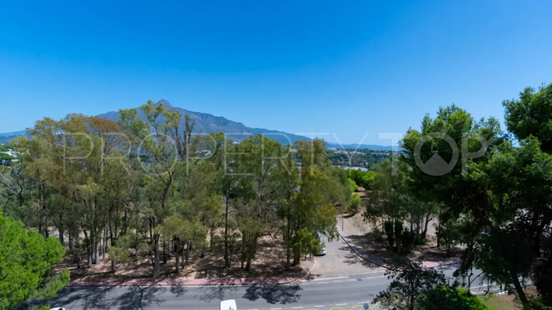 For sale Torres de Aloha apartment with 2 bedrooms