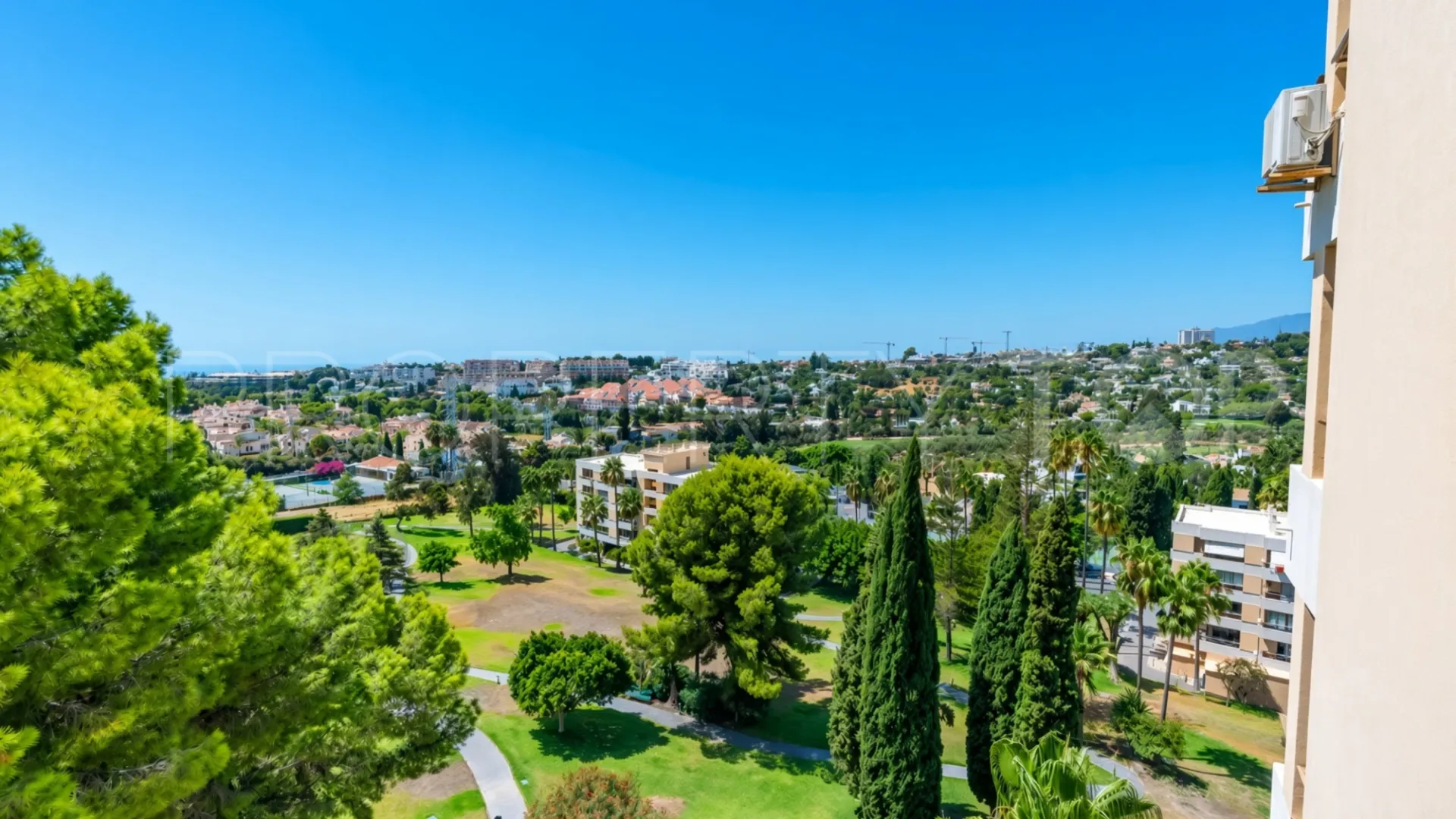 For sale Torres de Aloha apartment with 2 bedrooms
