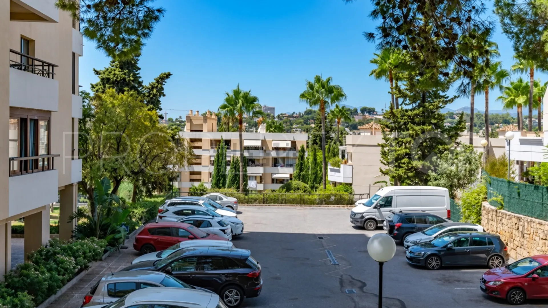 For sale Torres de Aloha apartment with 2 bedrooms