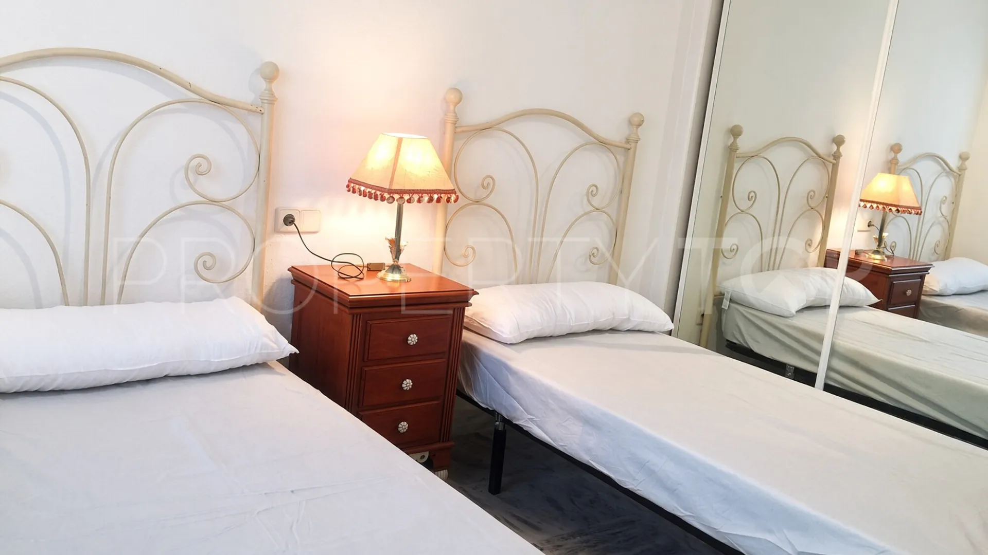 Ático de 2 dormitorios a la venta en La Dama de Noche