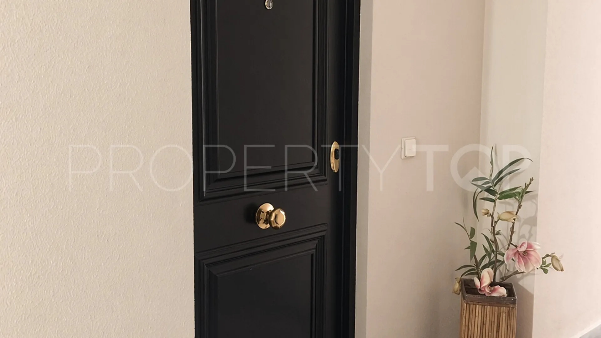 Ático de 2 dormitorios a la venta en La Dama de Noche